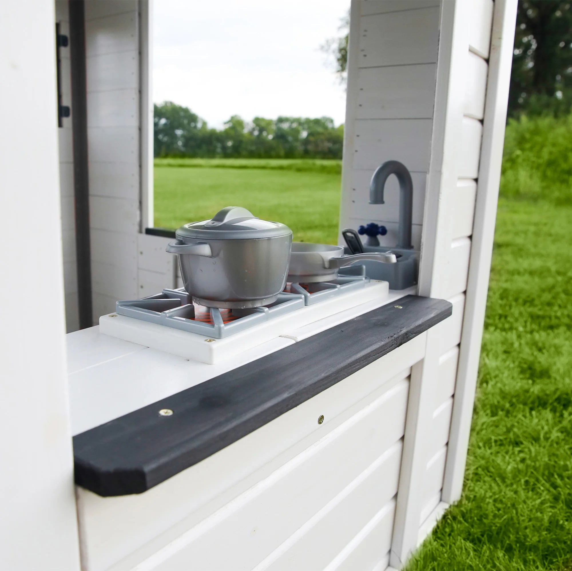 Casita de Juegos Backyard Discovery Sweetwater – Blanca