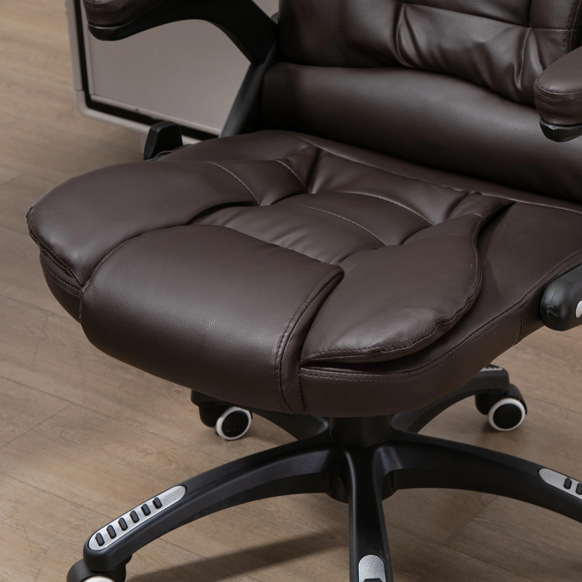 Silla de oficina ejecutiva con masaje y calefacción, sillón de oficina de cuero PU con respaldo alto, marrón