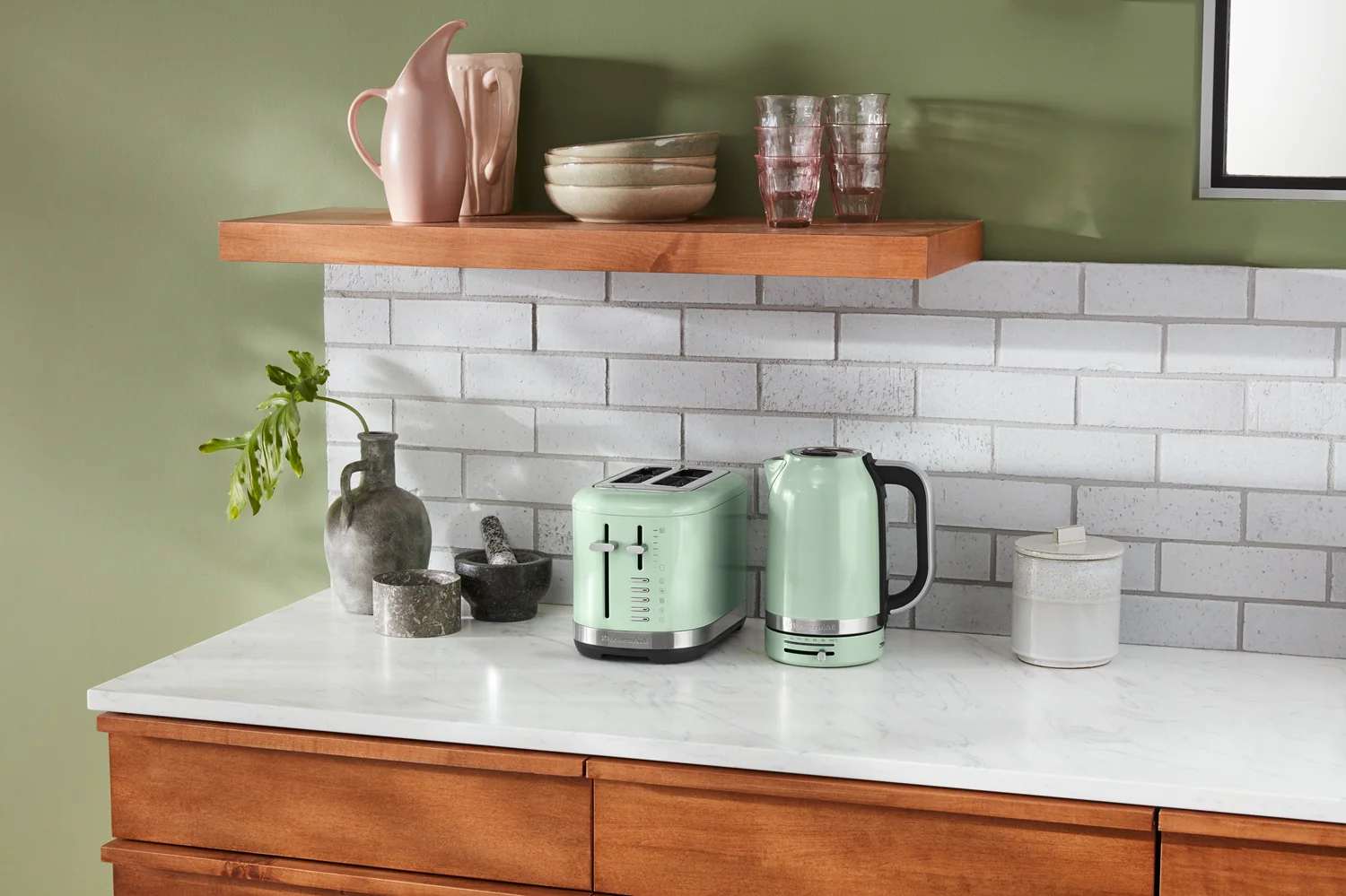 2025 Set de desayuno KitchenAid con hervidor 5KEK1701, tostadora de 2 ranuras 5KMT2109 y calentador de pan