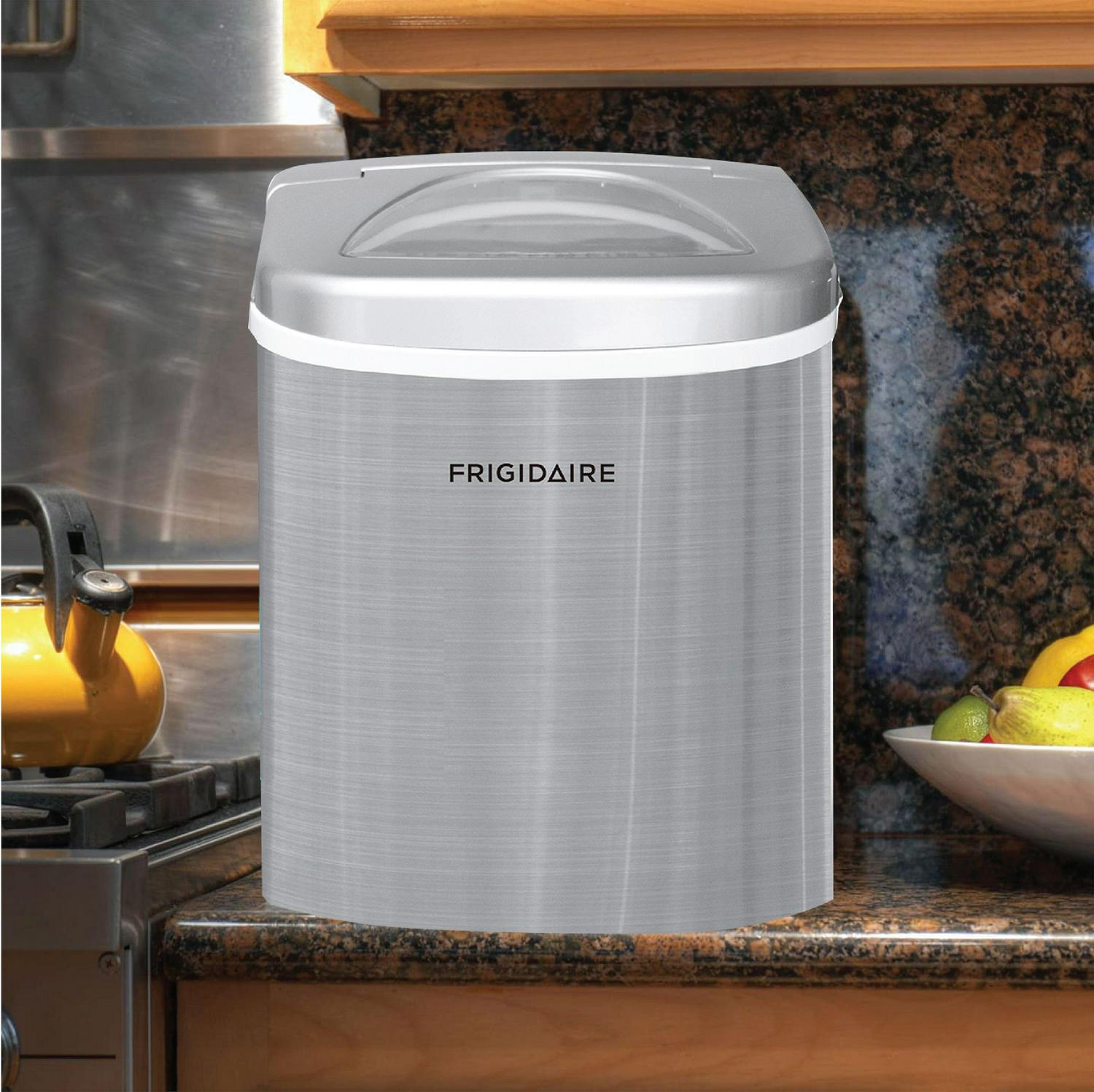 2025 Frigidaire – Máquina de hielo portátil de encimera 26 lb – Plateada (Modelo EFIC108)