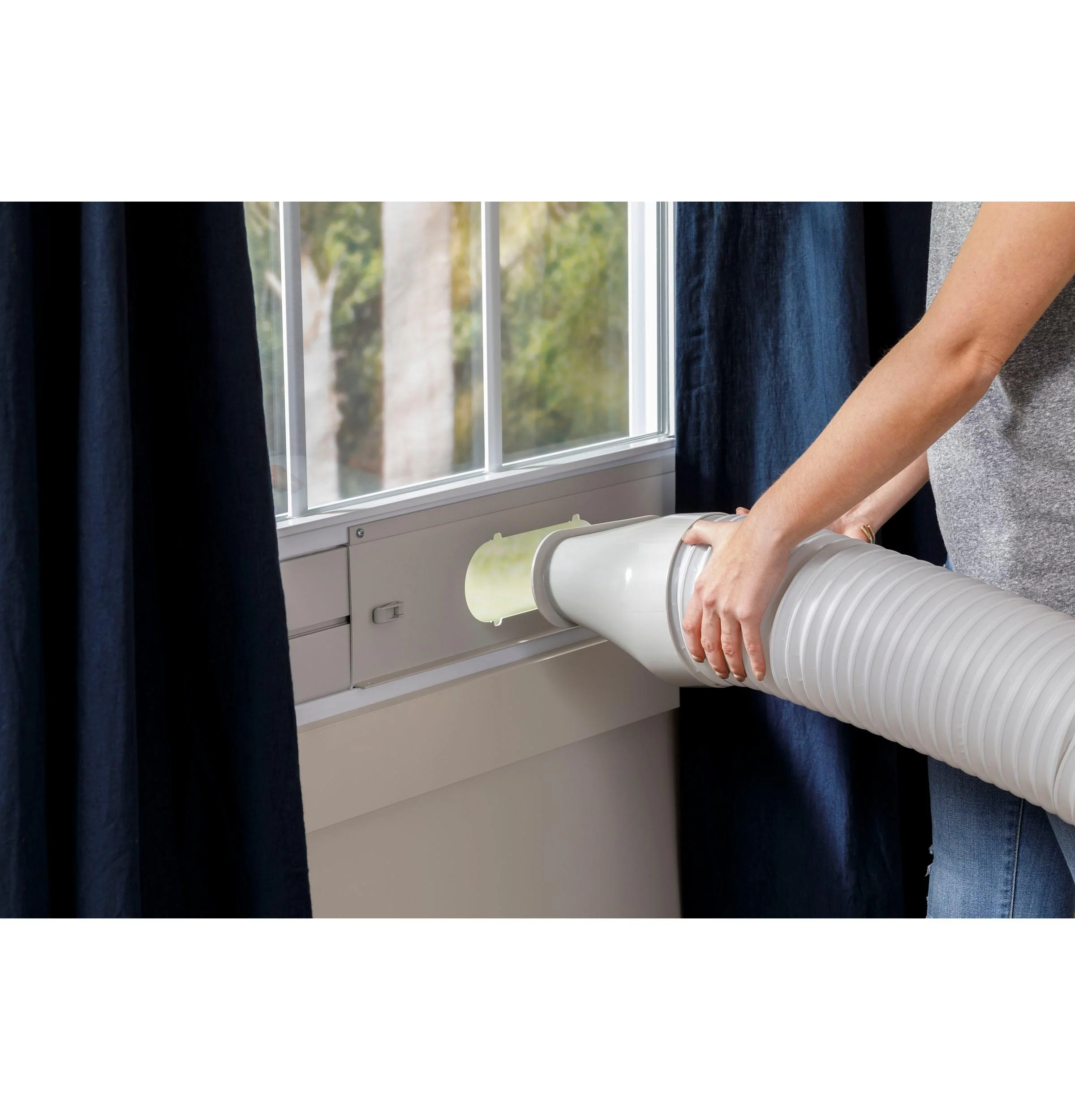 2025 GE Appliances APFD05JASW – Aire Acondicionado Portátil de 5 100 BTU con Deshumidificador y Control Remoto (Blanco)