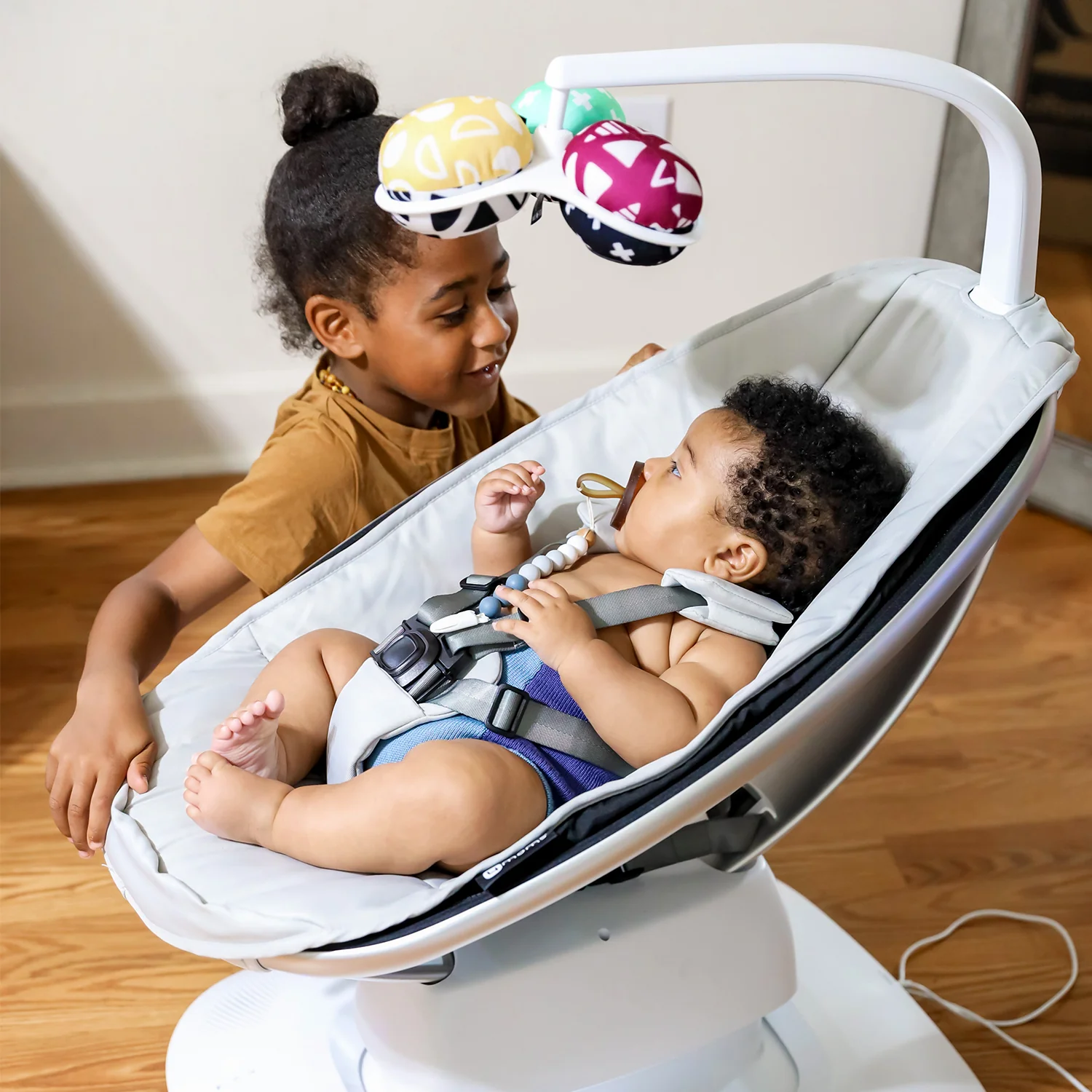 2025 mamaRoo® Multi-Motion Baby Swing®