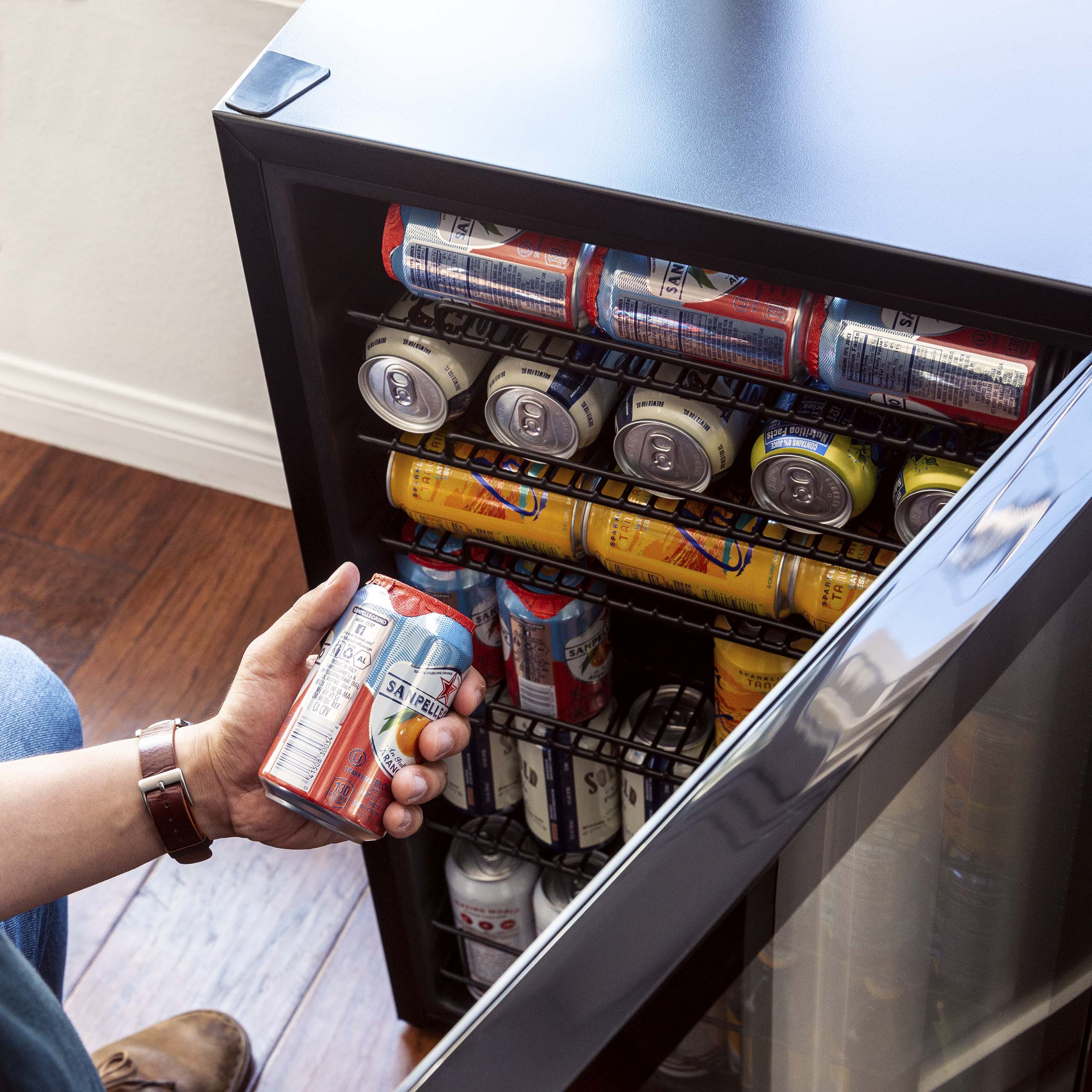 2025 Newair® Refrigerador de Bebidas Independiente Negro - 126 Latas - 18,8”