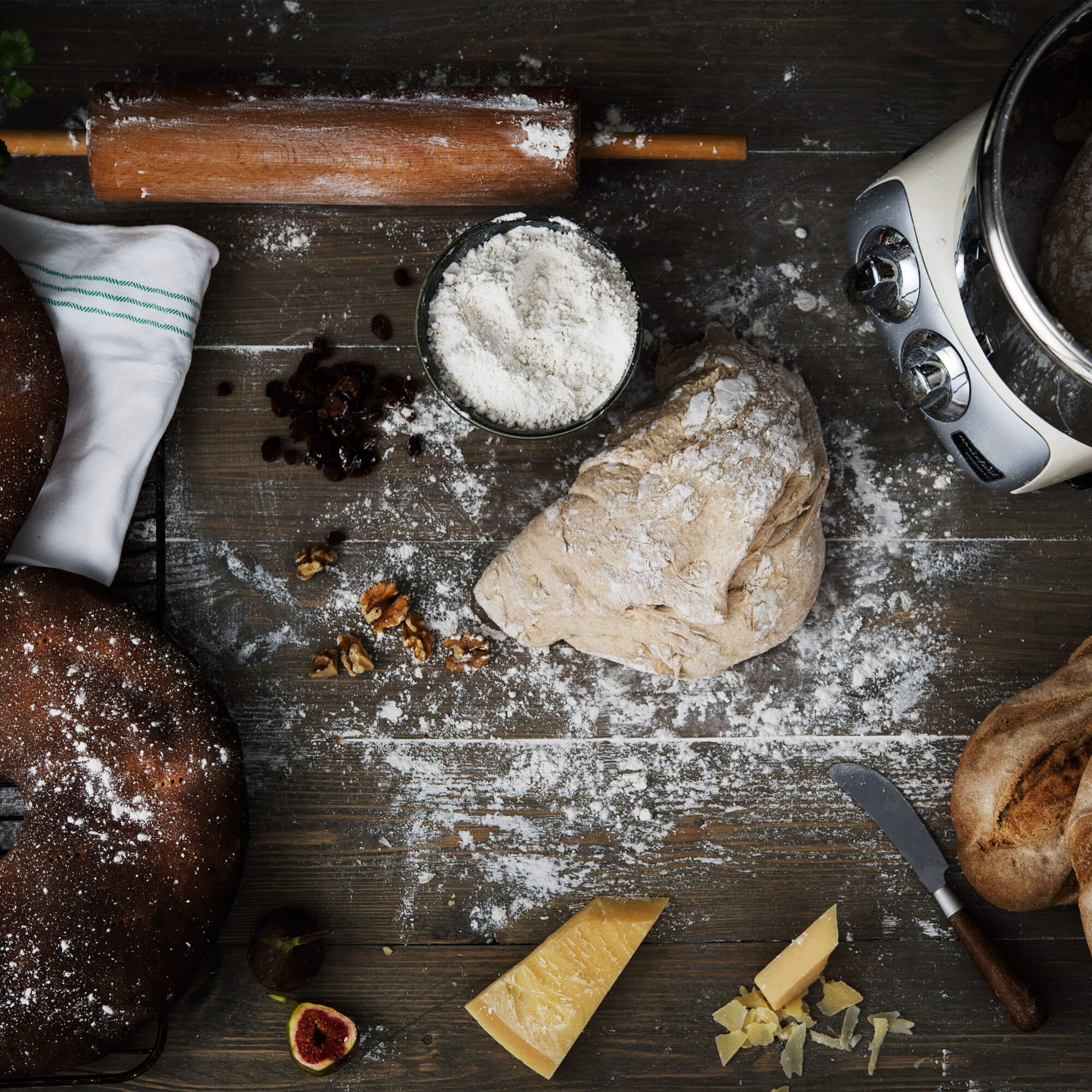 2025 Ankarsrum Assistent Original 6230 – Robot de cocina en crema clara, versátil, potente y elegante