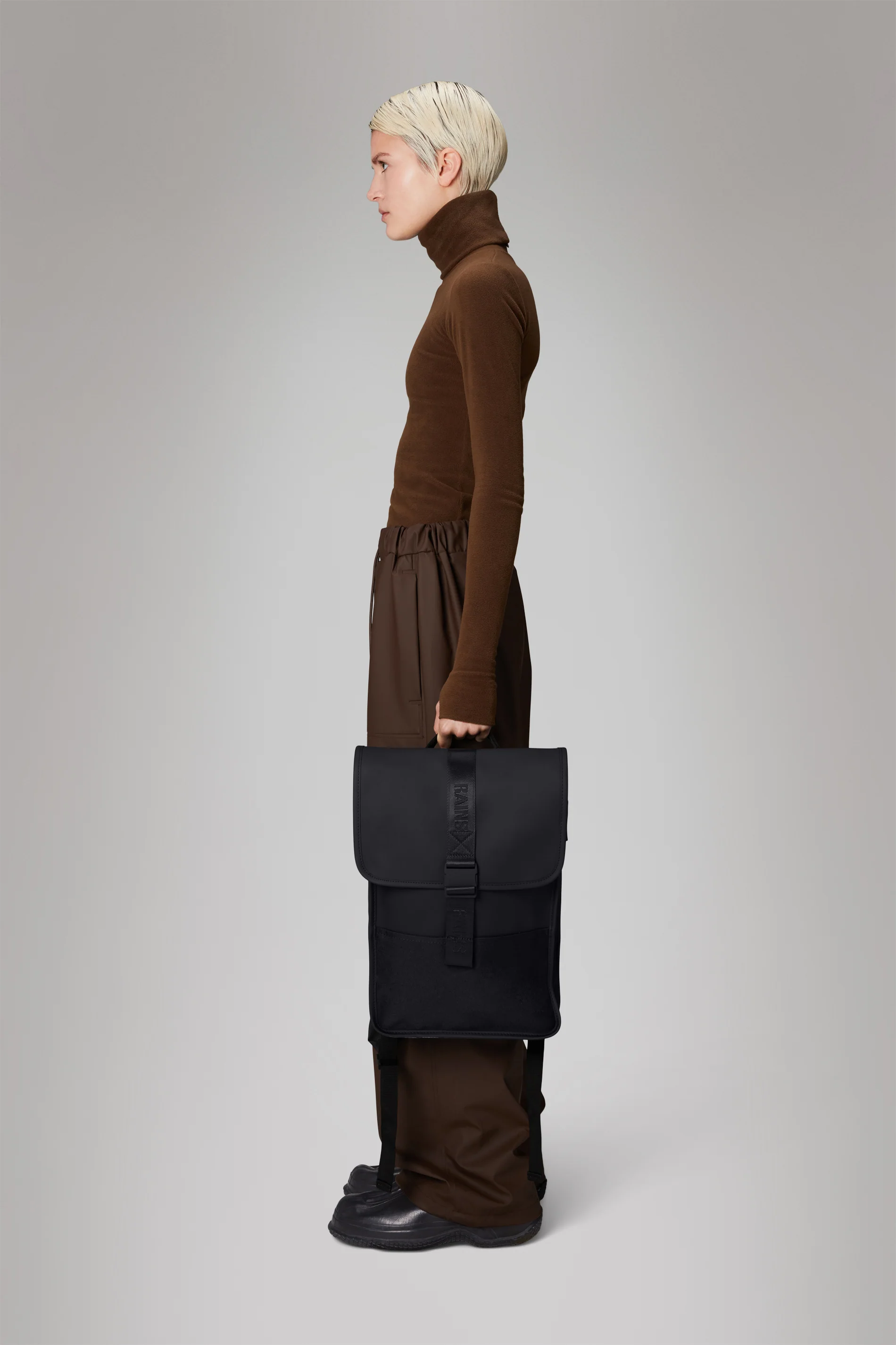 2025 Trail Backpack Mini – Mochila de Día Repelente al Agua (15