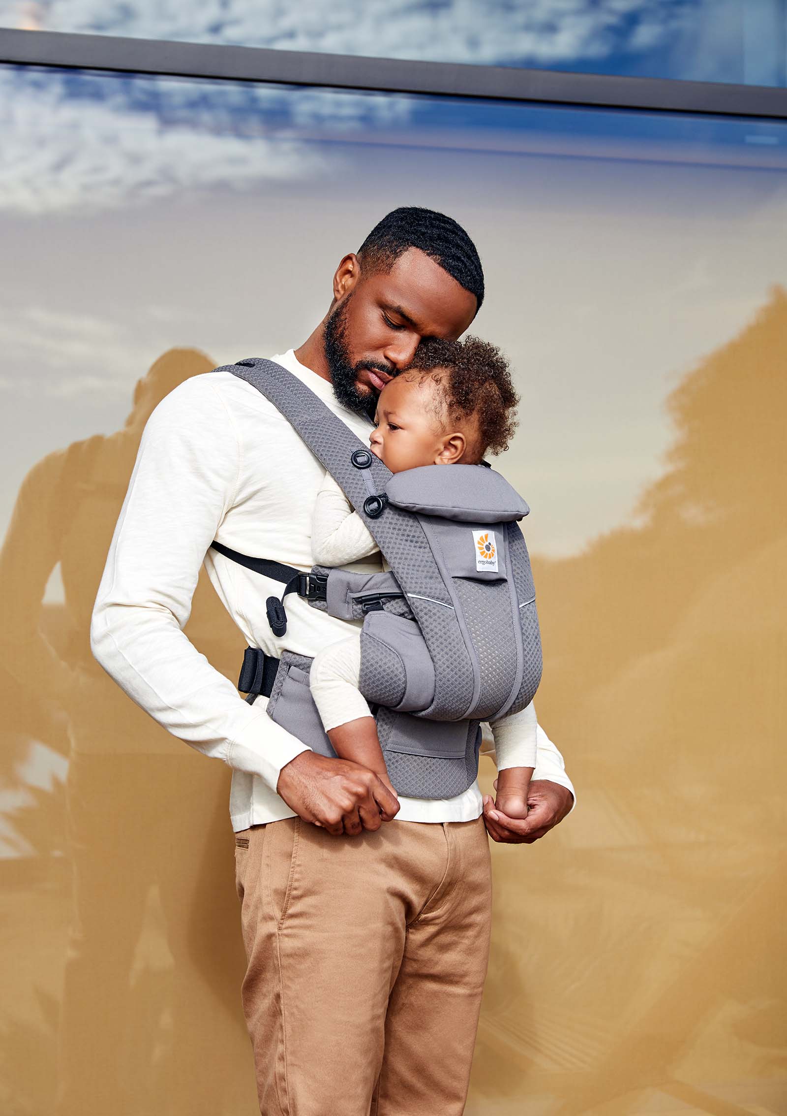 2025 Portabebés « Omni Breeze » Gris Grafito