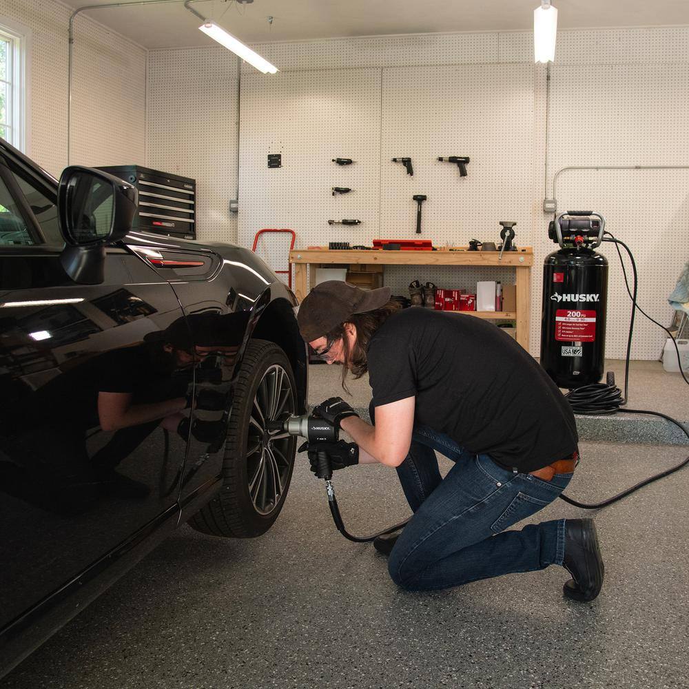 2025 Compresor de aire eléctrico portátil vertical Husky 20 galones, 200 PSI, sin aceite – Modelo C202H