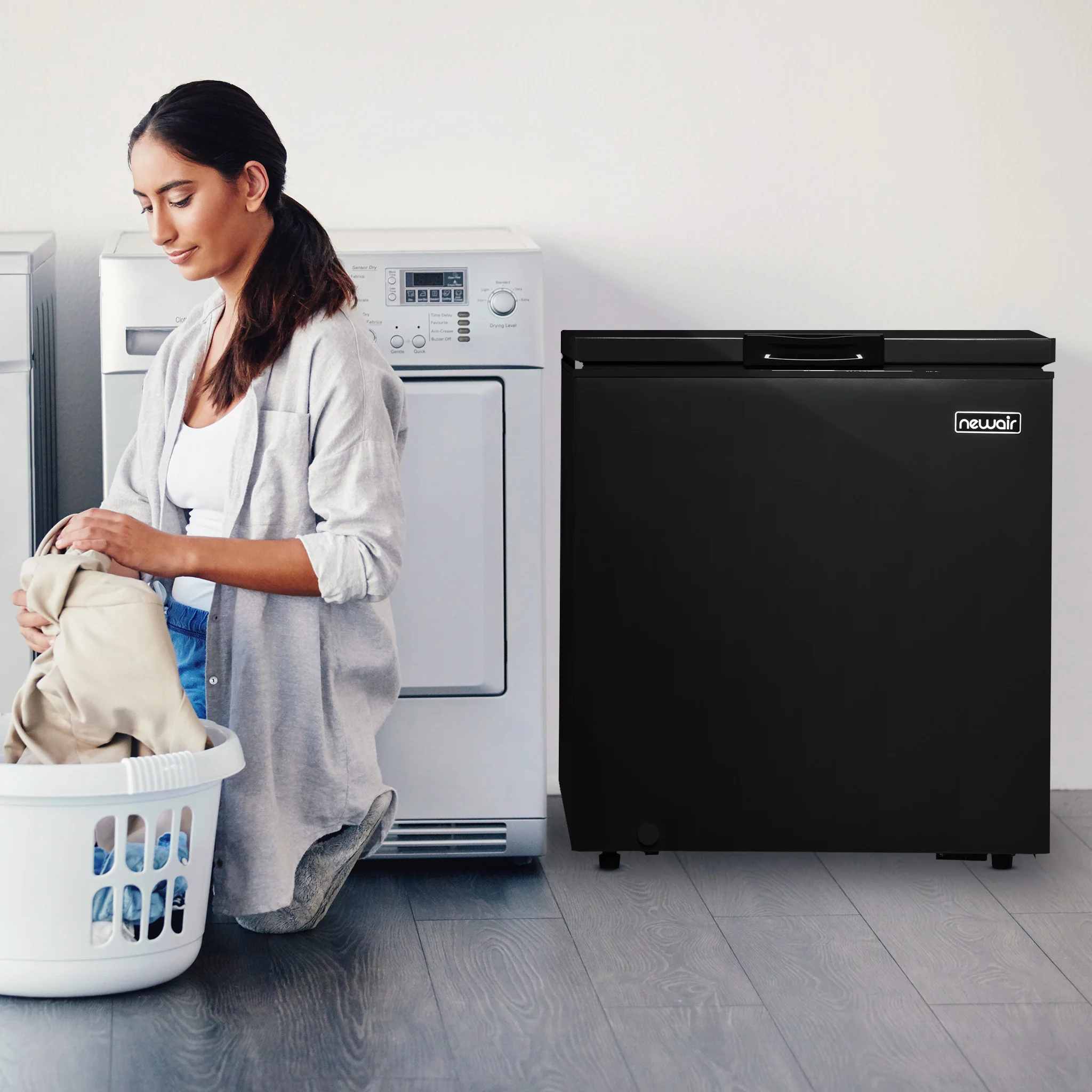 2025 Congelador Horizontal Mini-Profunfo Newair – 5 pies³ – Negro