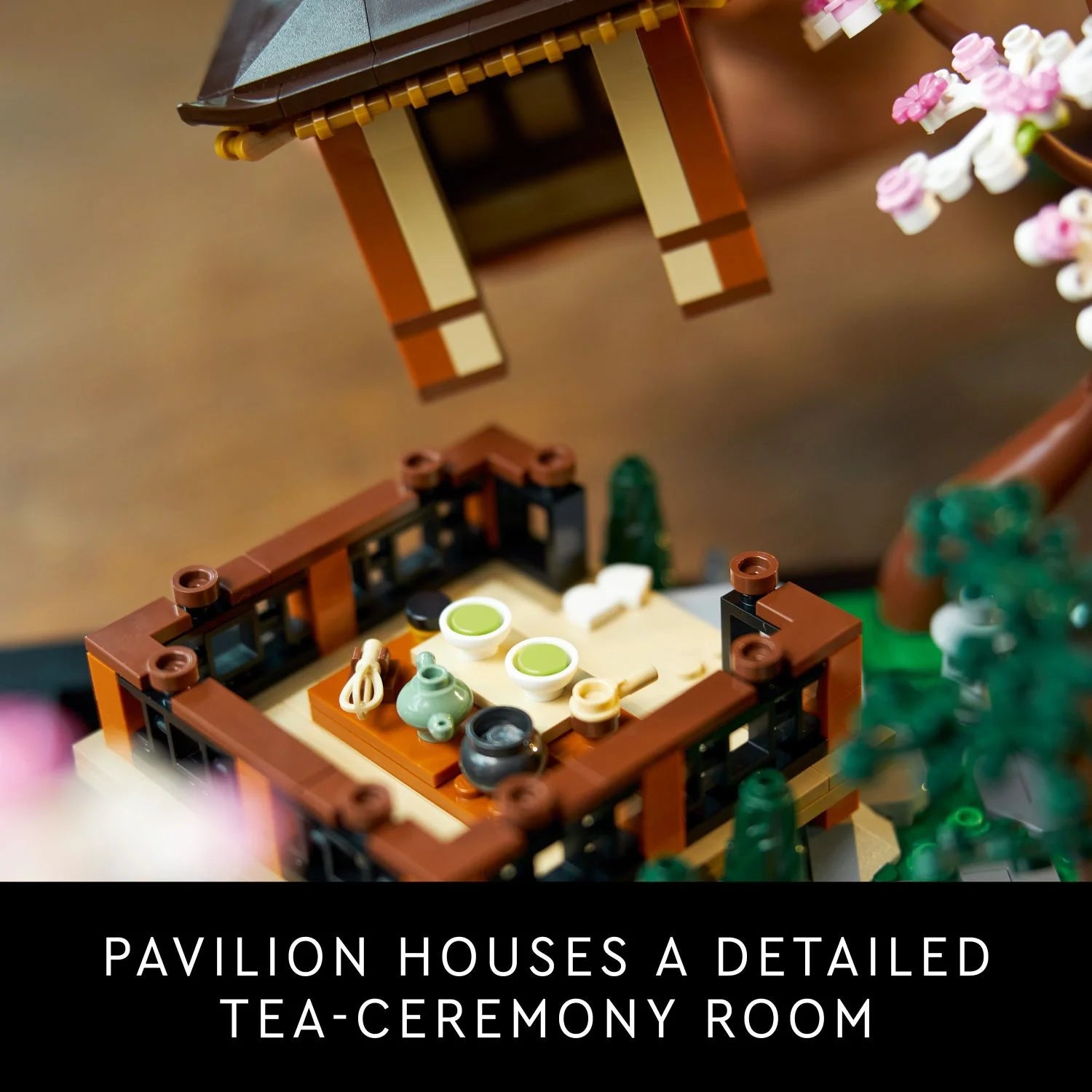 LEGO Icons Jardín Tranquilo 10315 – Set Creativo para Construcción, Idea de Regalo para Adultos Amantes de los Jardines Zen Japoneses y la Meditación, Construye y Exhibe este Set de Decoración para el Hogar o la Oficina