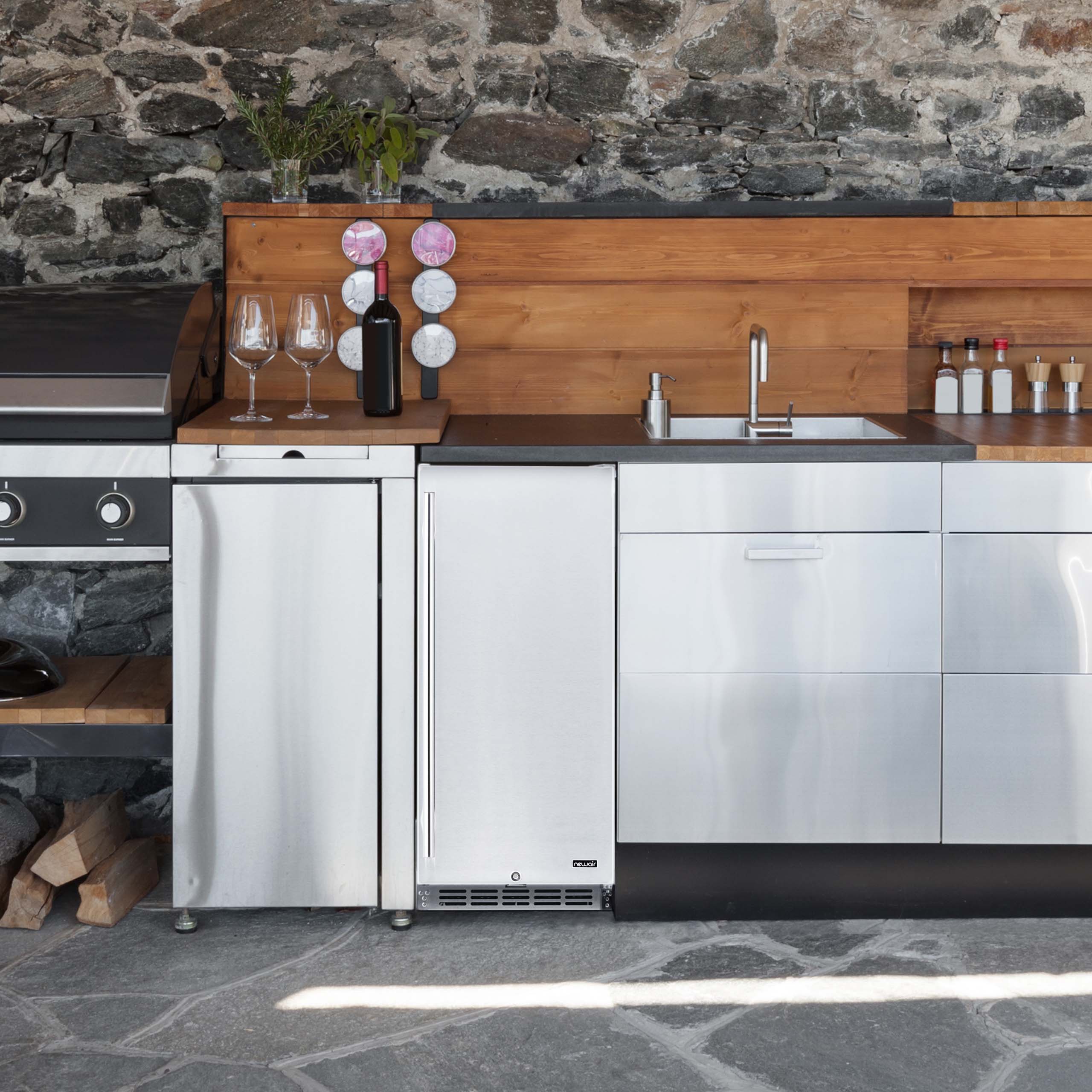 2025 Newair® Refrigerador Empotrable para Exteriores – 90 Latas – 15 Pulgadas