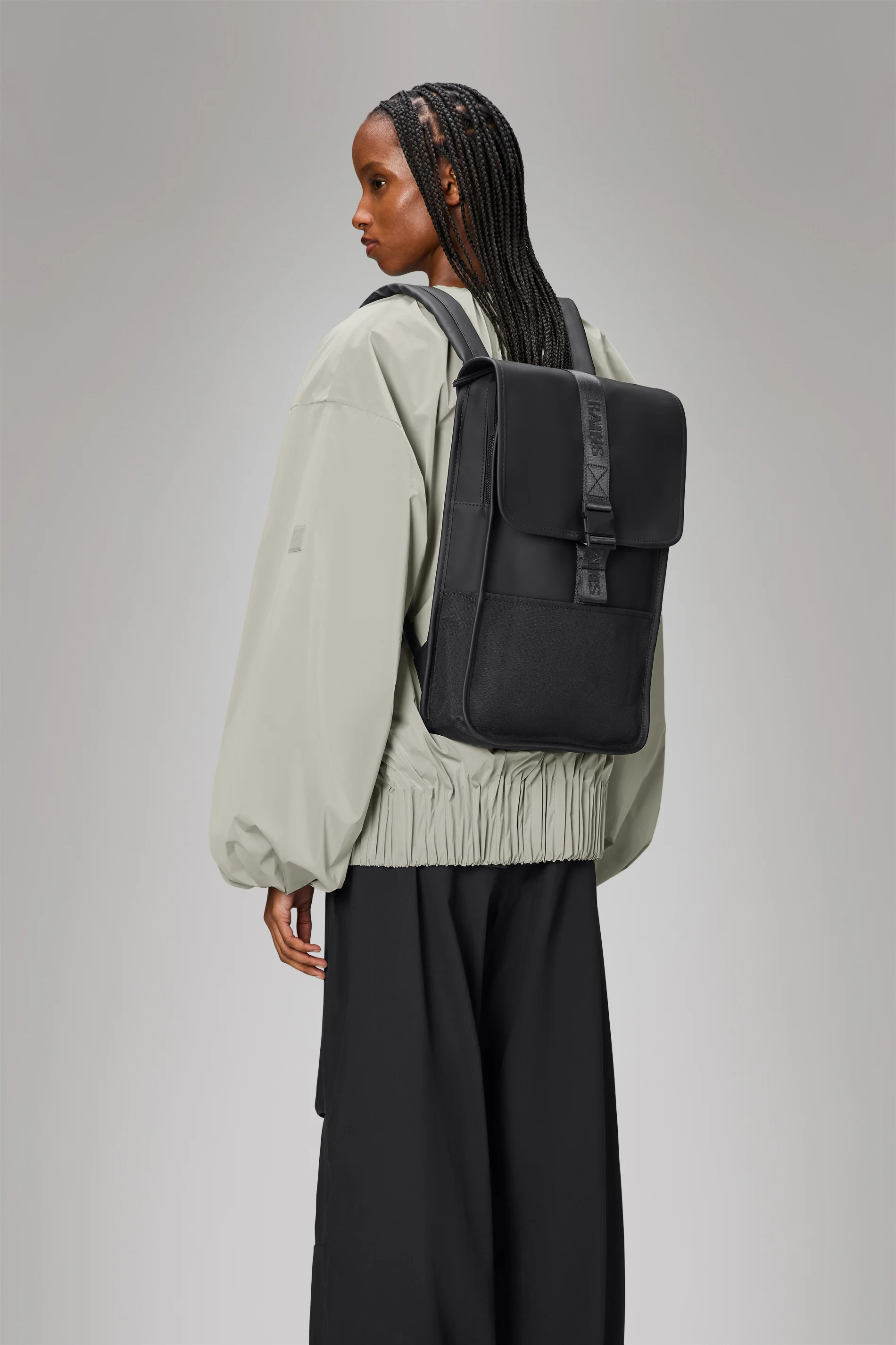 2025 Trail Backpack Mini – Mochila de Día Repelente al Agua (15