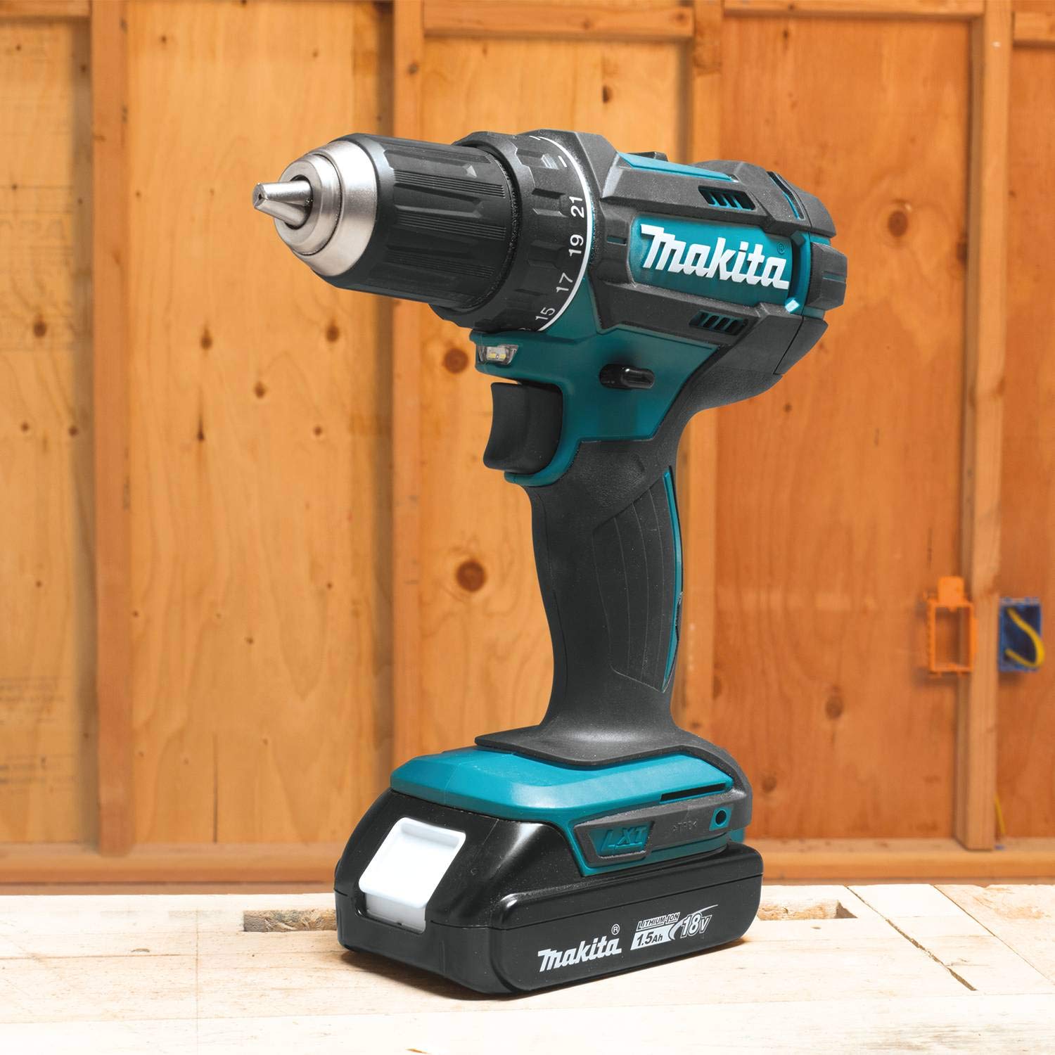 2025 Makita CT225SYX Kit Combo Inalámbrico Compacto de 2 Piezas 18V LXT® con Batería de Ión-Litio (1.5Ah)