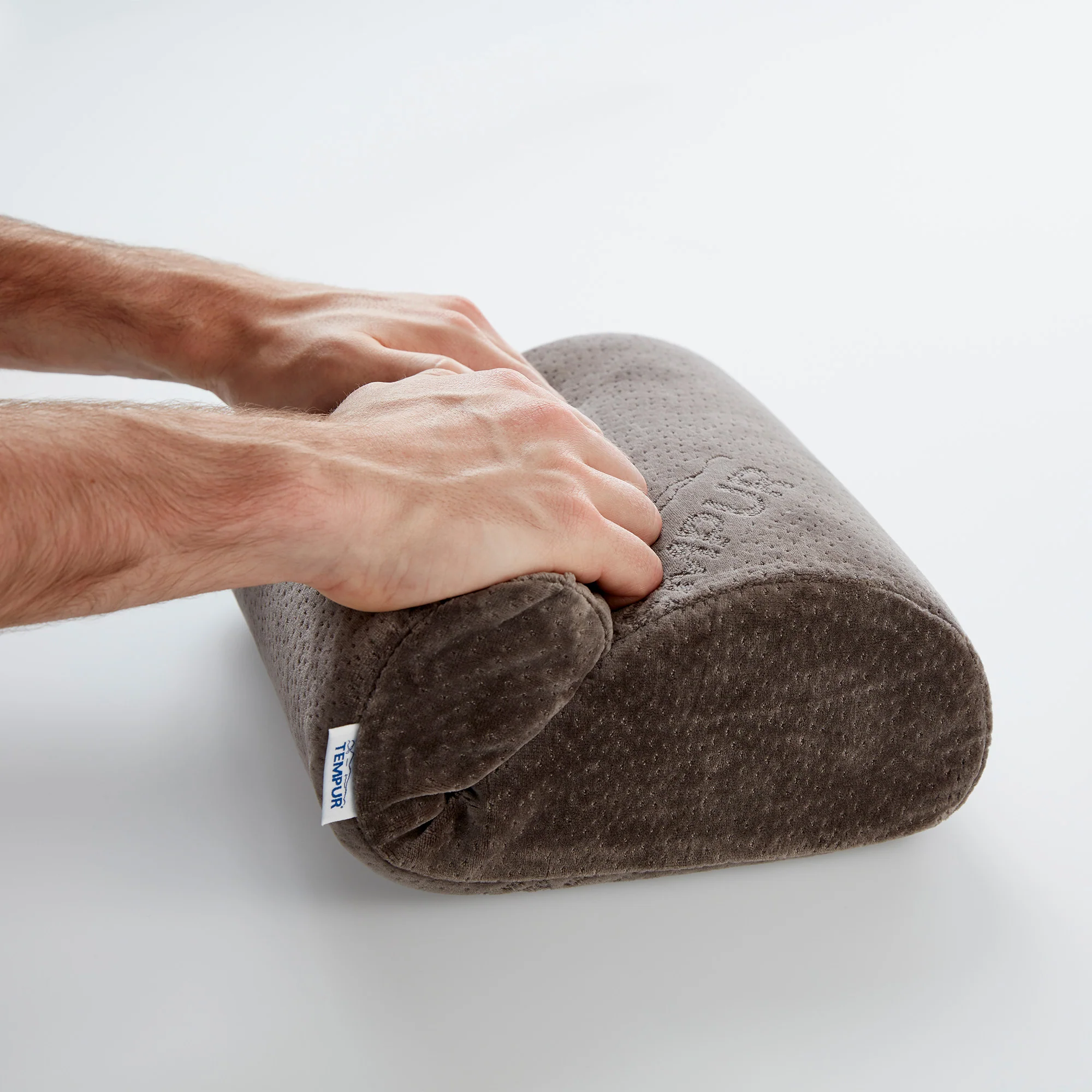 2025 Almohada de viaje TEMPUR Original – Ergonómica y compacta para desplazamientos – Con funda de transporte – 25 x 31 cm – Tejido lavable a 60 °C