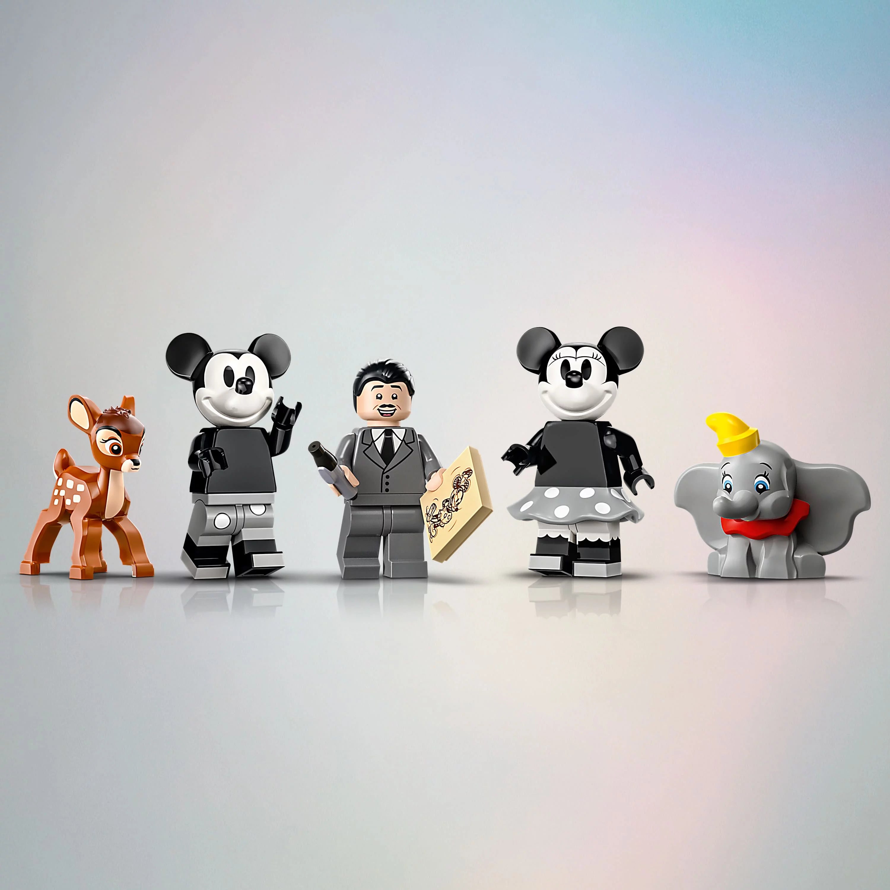 LEGO Disney Cámara Conmemorativa de Walt Disney 43230 – Set de Construcción para Fans de Disney, Celebra los 100 Años de Disney con una Pieza Coleccionable Perfecta para Jugar y Exhibir, Regalo Divertido para Constructores Adultos y Fans