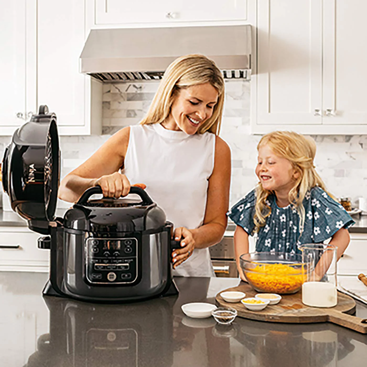 2025 Ninja Foodi Olla Multifunción [OP300UK], 7 en 1, 6 L, olla a presión eléctrica rápida y freidora de aire caliente, gris y negro