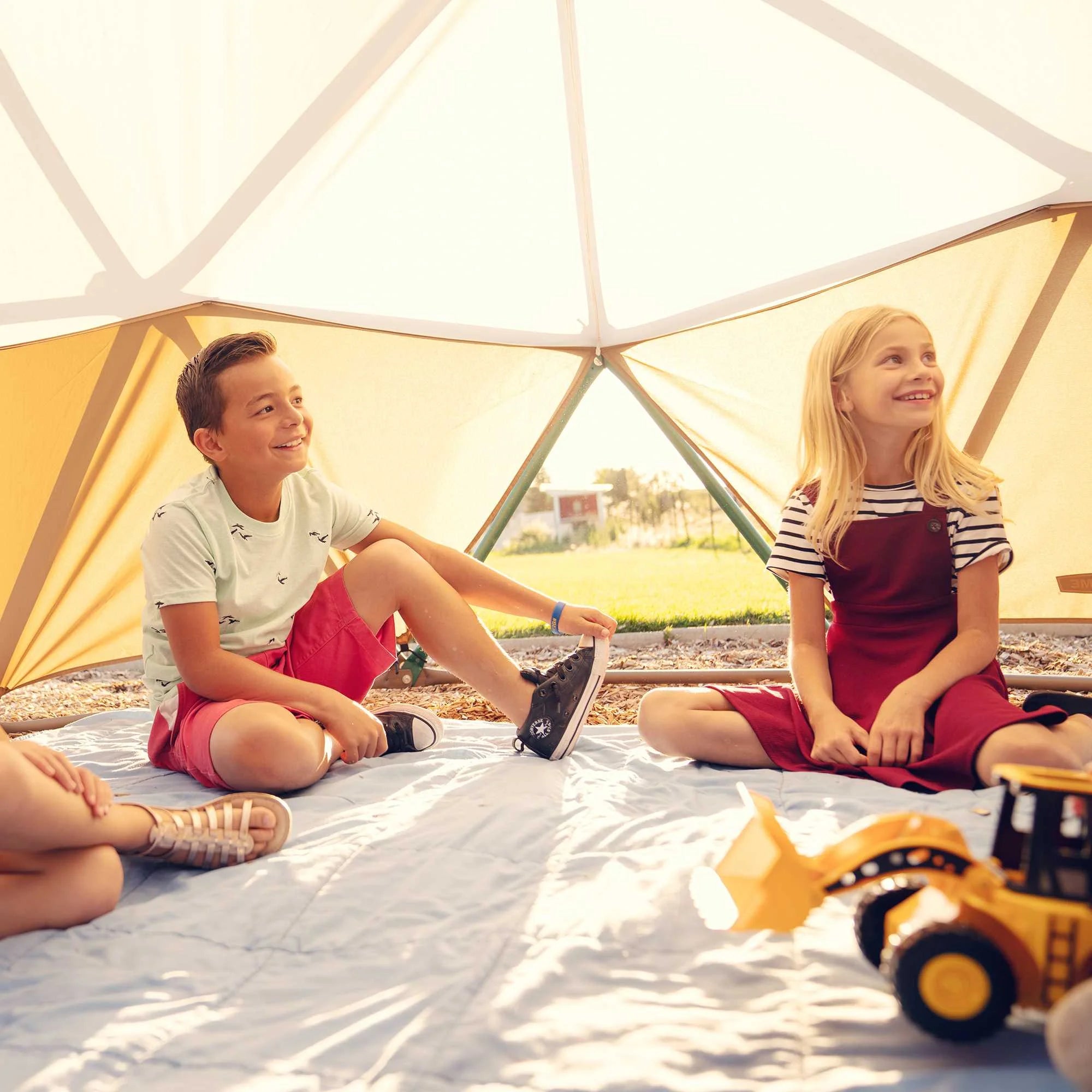 2025 Escalador Dome Geodésico para Niños Lifetime de 5 pies de alto y 10 pies de ancho con toldo, Verde y Marrón (90612)