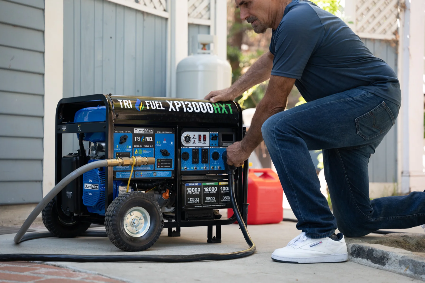 2025 Generador Portátil Trifuel 13 000 W HXT con Alerta de Monóxido de Carbono (CO)