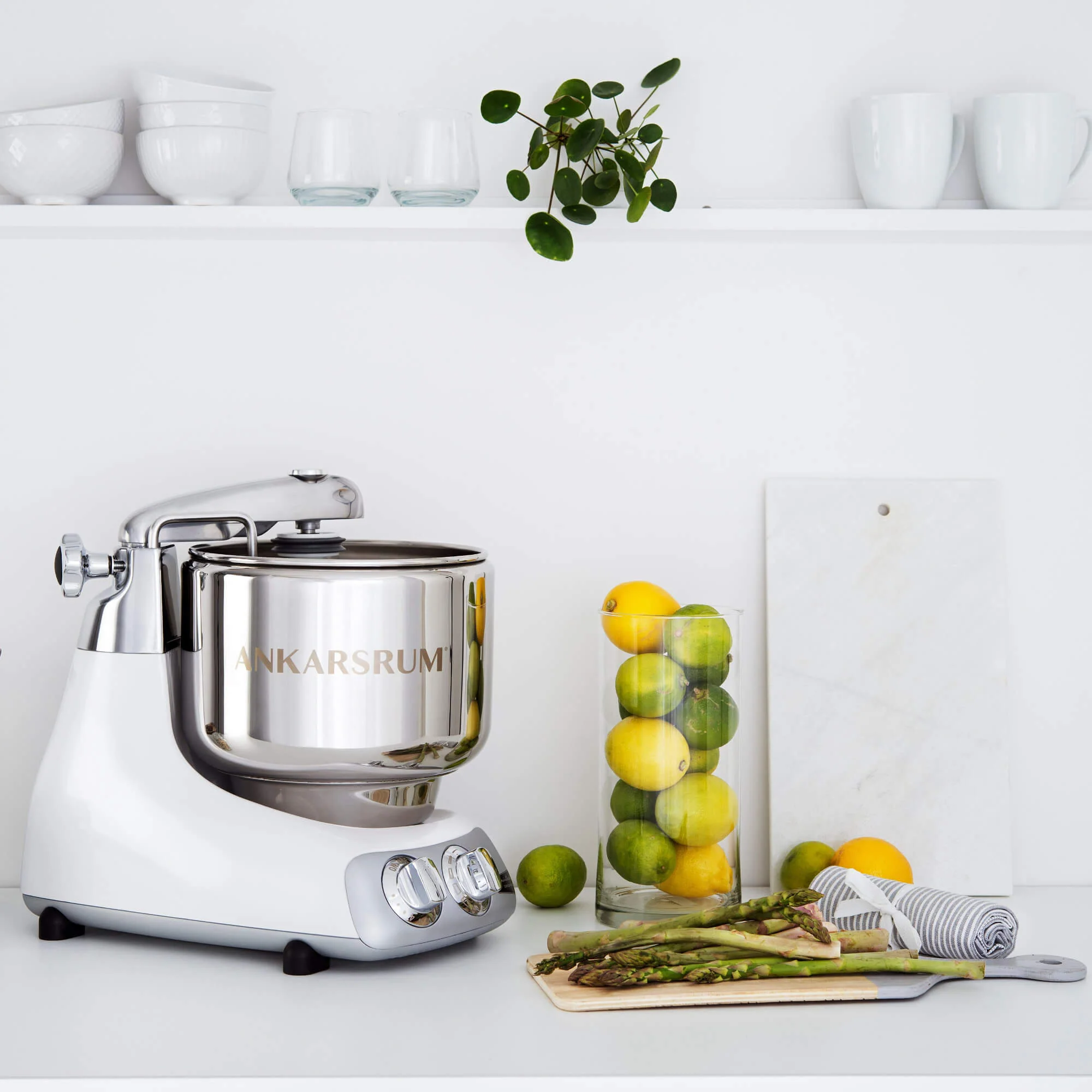 2025 Ankarsrum Assistent Original 6230 – robot de cocina multifunción potente con diseño retro, bol de acero inoxidable de 7 L, motor de 1500 W, accesorios variados, garantía de 7 años