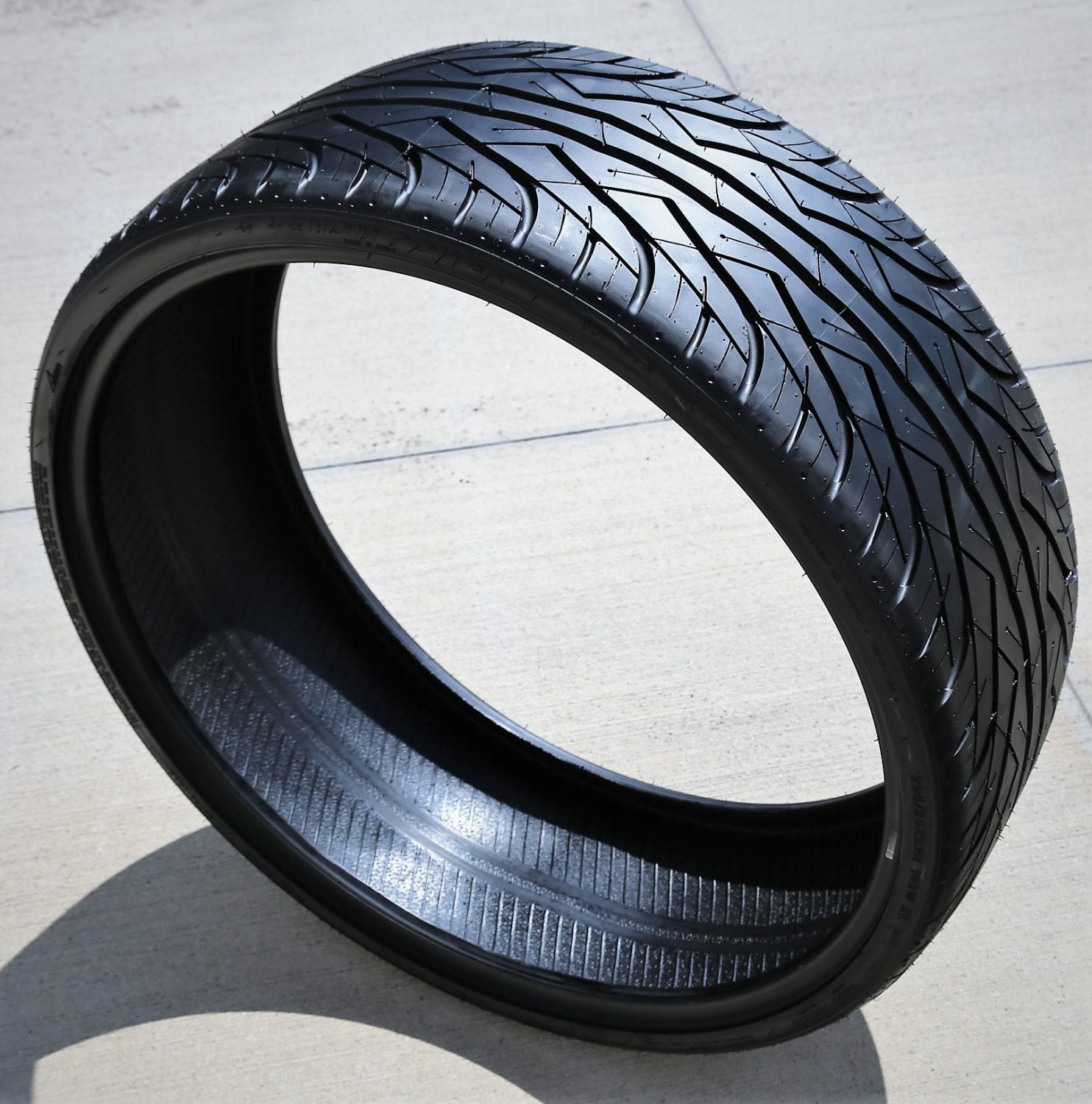 2025 Neumático Venom Power Ragnarok One 295/25R28 ZR 103W XL de Alto Rendimiento M+S