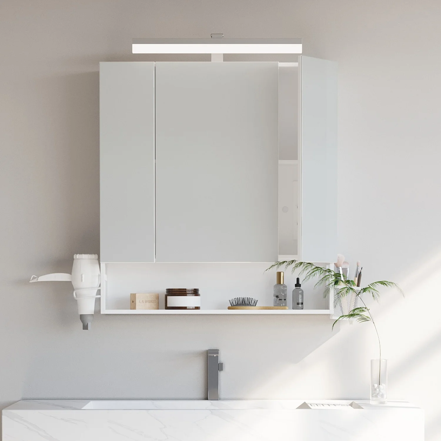2025 Mueble de baño con enchufes y 3 puertas, blanco nube