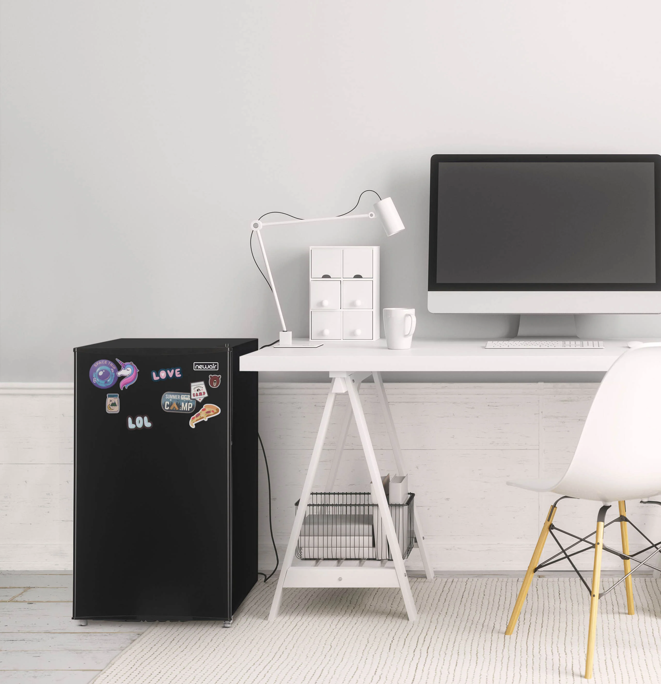 2025 Newair® Mini refrigerador compacto con congelador, 3,3 pies cúbicos – Negro