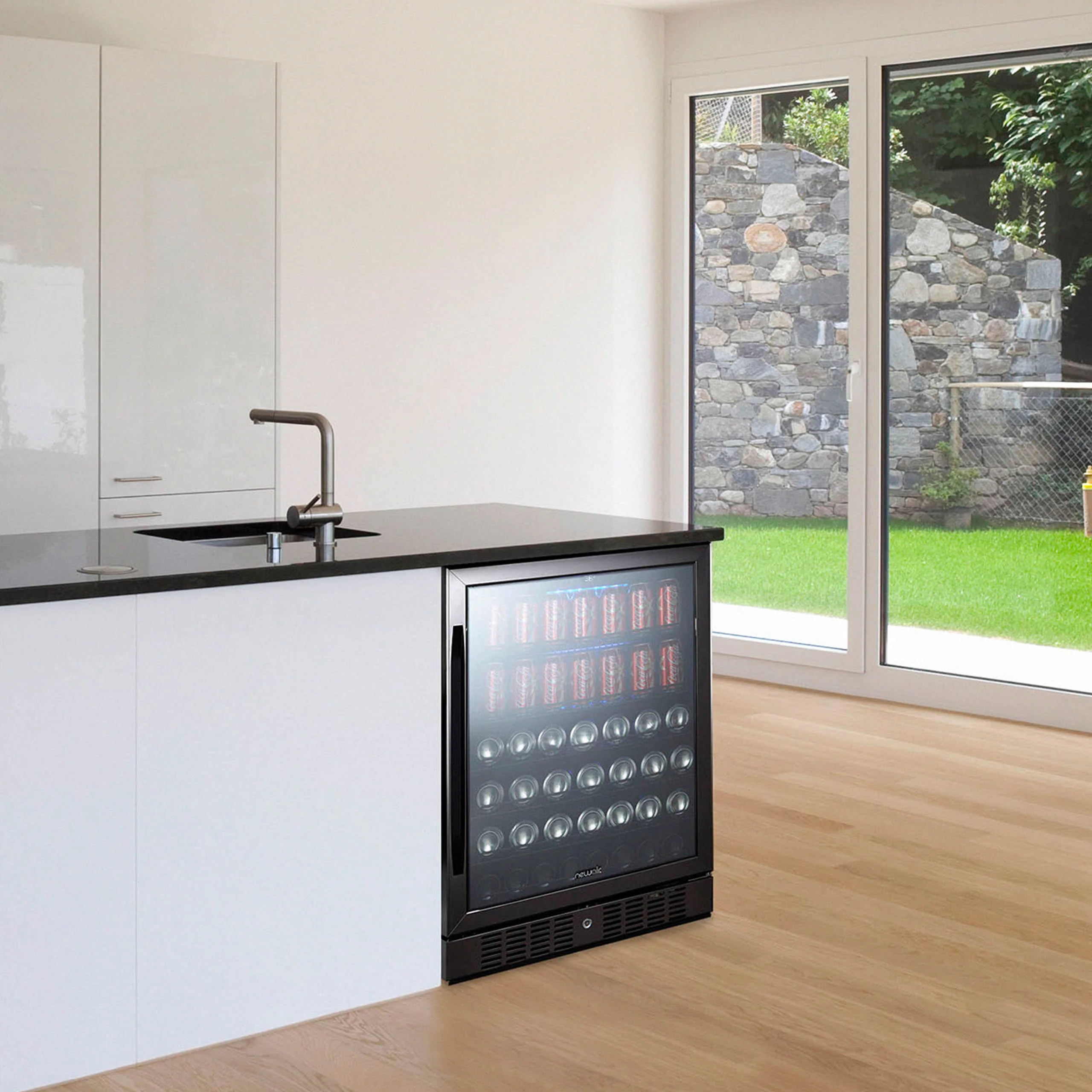 2025 Refrigerador Empotrable Newair® de 177 Latas – 24” – Acero Inoxidable Negro