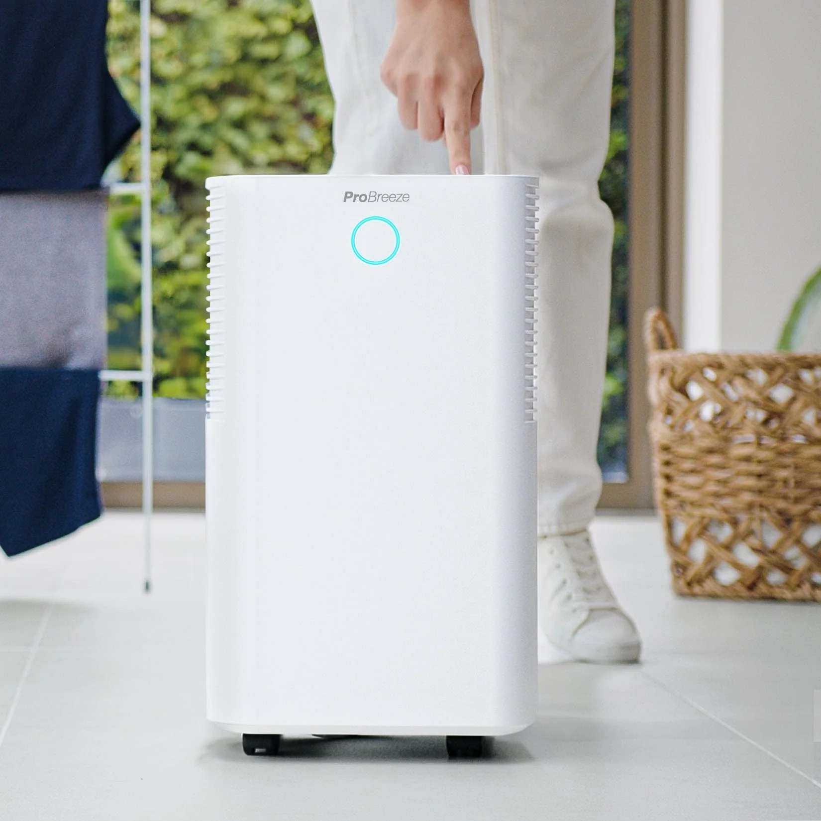 Deshumidificador silencioso y de bajo consumo OmniDry 12L – Blanco