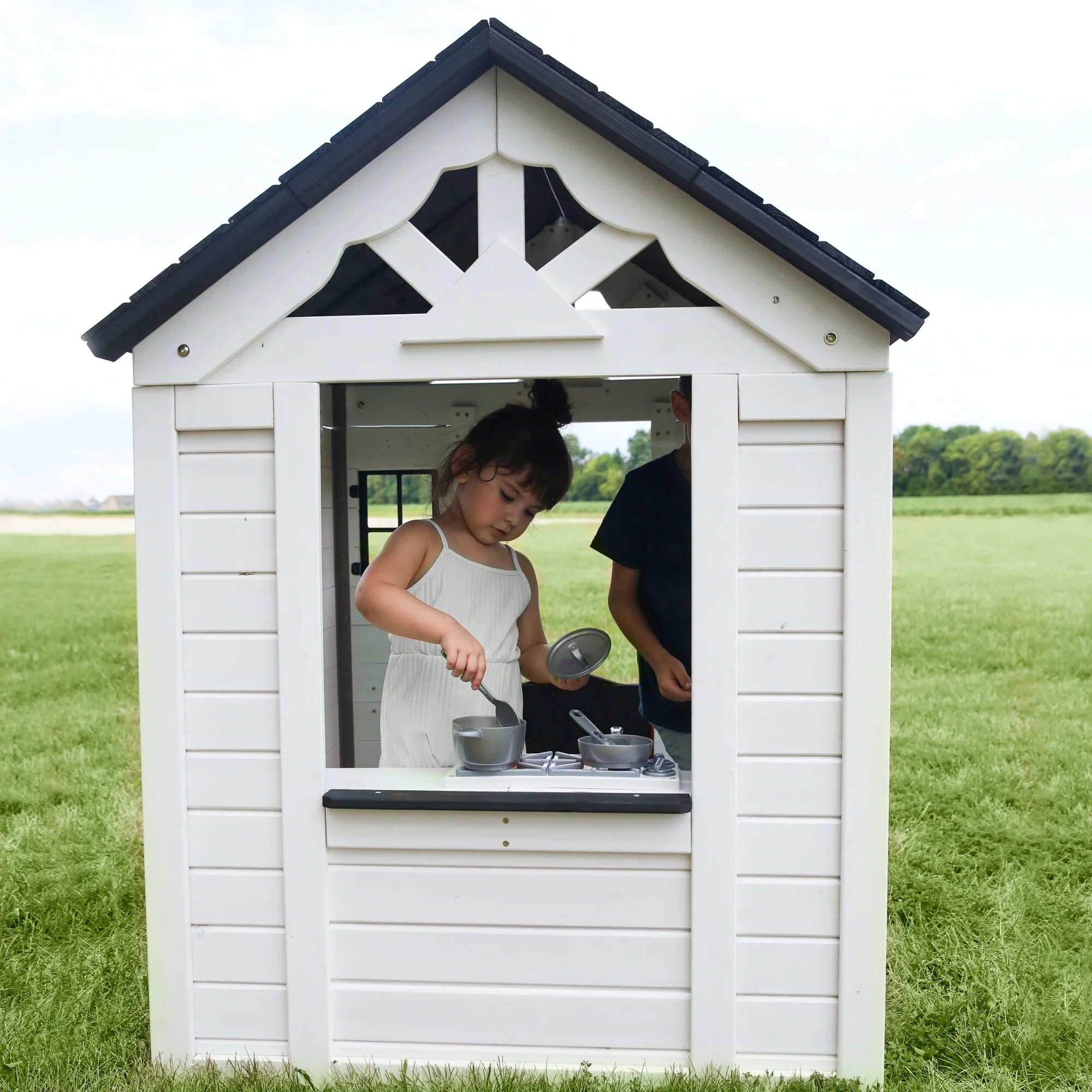 Casita de Juegos Backyard Discovery Sweetwater – Blanca