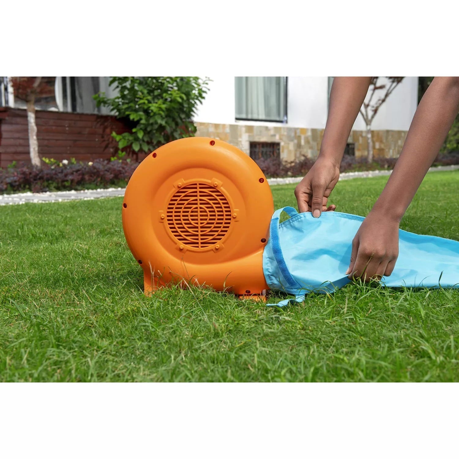 Up, In and Over Wonder Hoops Parque Inflable de 10' con Casa de Rebote, Baloncesto y Tobogán. 126