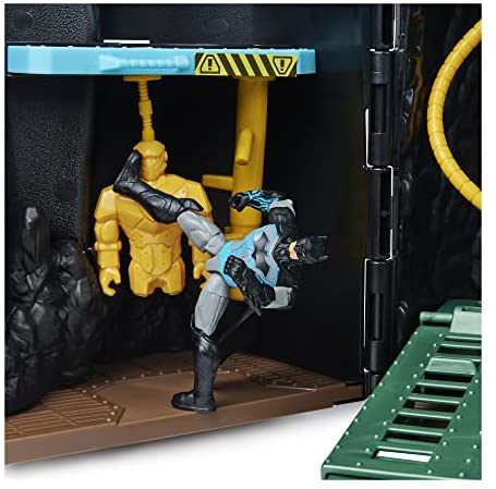 Batman, Bat-Tech Batcueva – Set de Juego Gigante Transformable con Figura Exclusiva de Batman de 4” y Accesorios