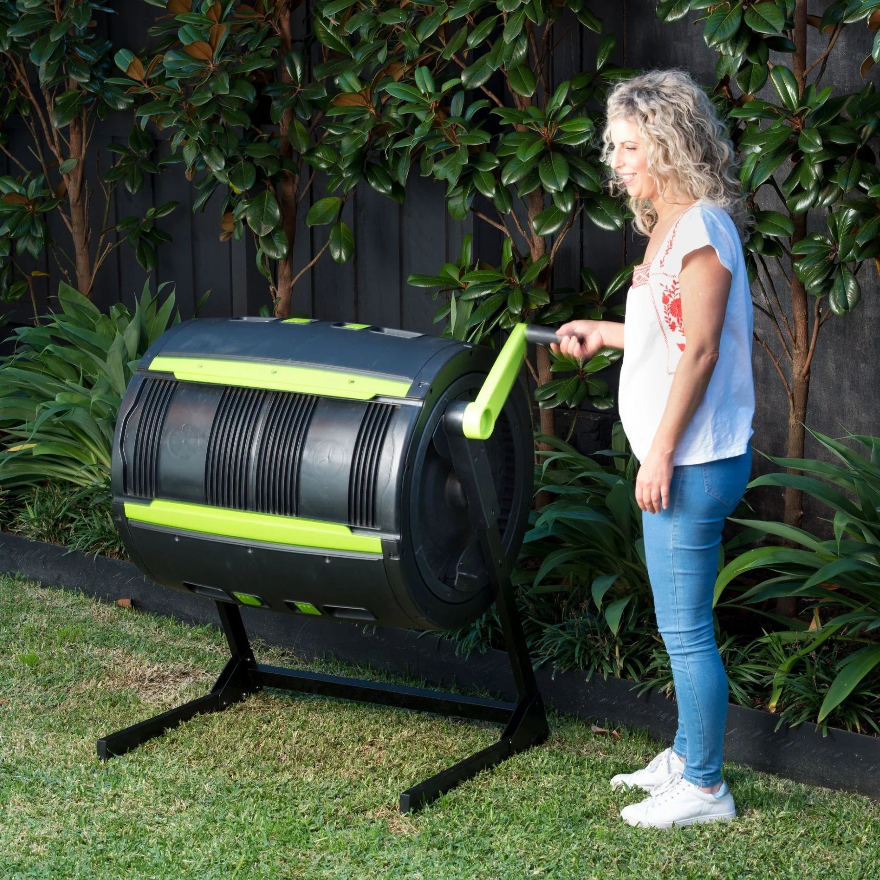 Maze Compostador Giratorio de 65 Galones con Carro – Combo