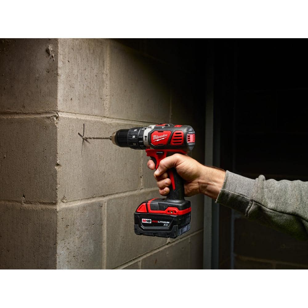 2025 Kit Combo Herramientas Inalámbricas Milwaukee M18 18V de Litio (6 Herramientas) con Dos Baterías de 3.0 Ah, 1 Cargador, 1 Maletín de Herramientas - Modelo 2696-26