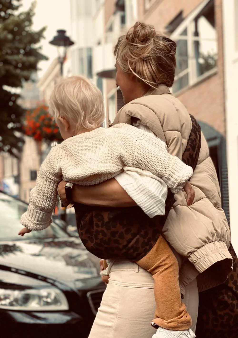 2025 Portabebés ergonómico WILDRIDE con estampado moderno de leopardo – cómodo y práctico para niños de 9 meses a 4 años