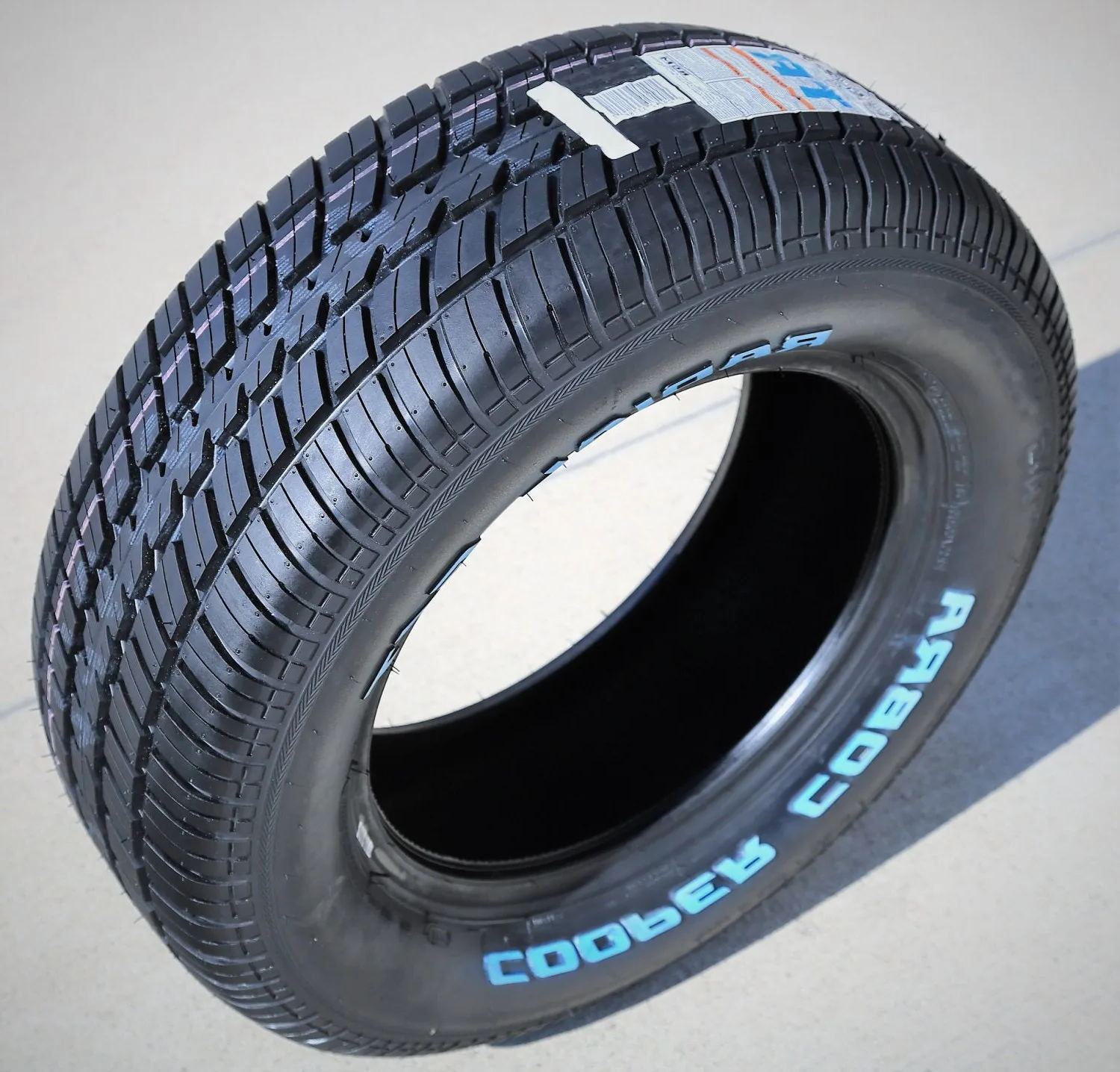 2025 Neumático Cooper Cobra Radial G/T 225/70R15 100T (RWL) Todas las Estaciones