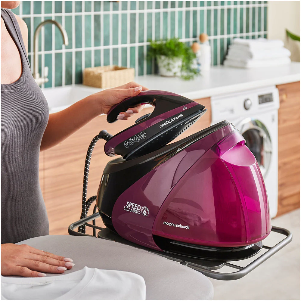 2025 Morphy Richards 332102 Speed Steam Pro - Centro de planchado con sistema de autolimpieza, 1,6L, Violeta - Planchado rápido y potente - Elimina las arrugas en una sola pasada