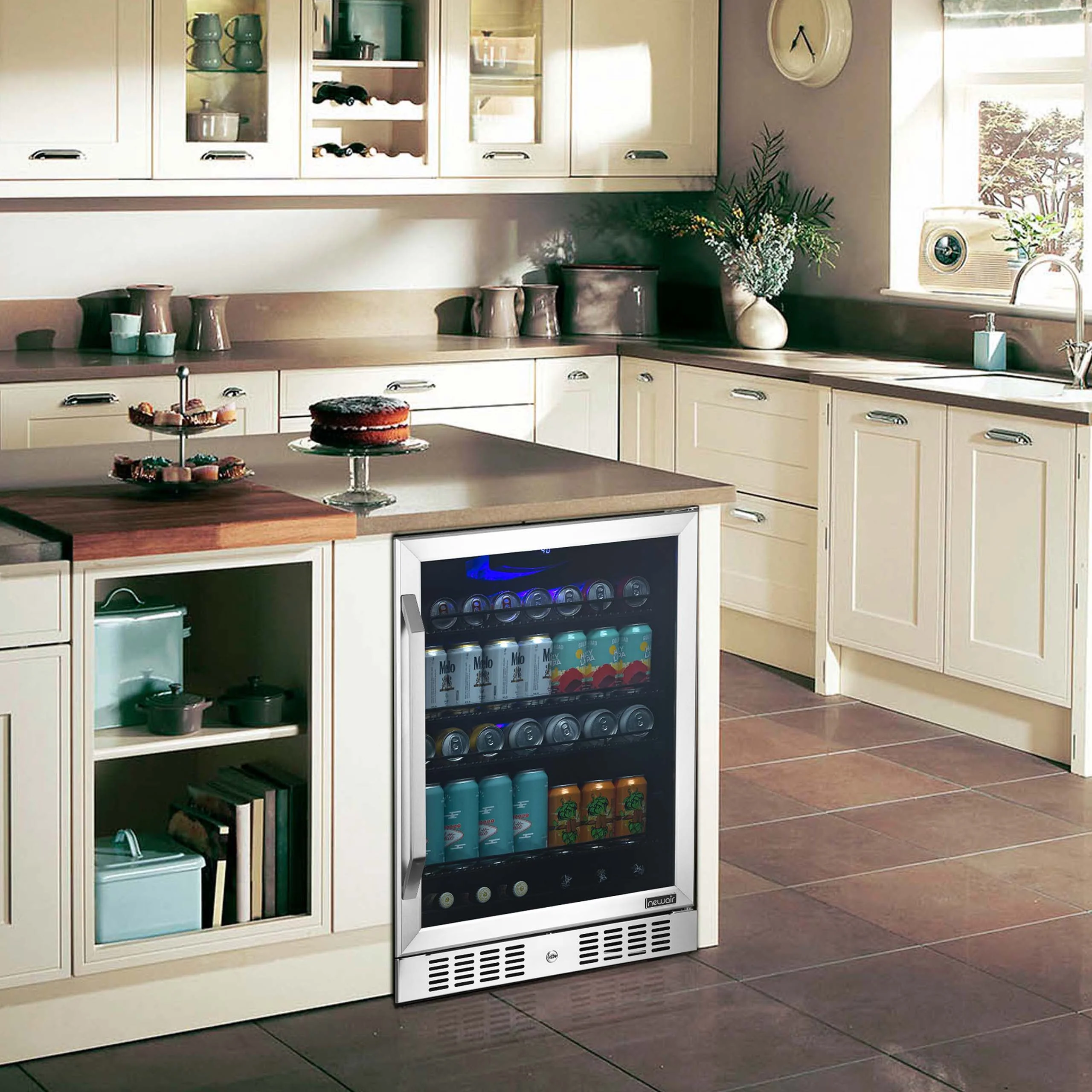 2025 Newair® Refrigerador de Bebidas Empotrable o Independiente de Acero Inoxidable – 177 Latas – 24”