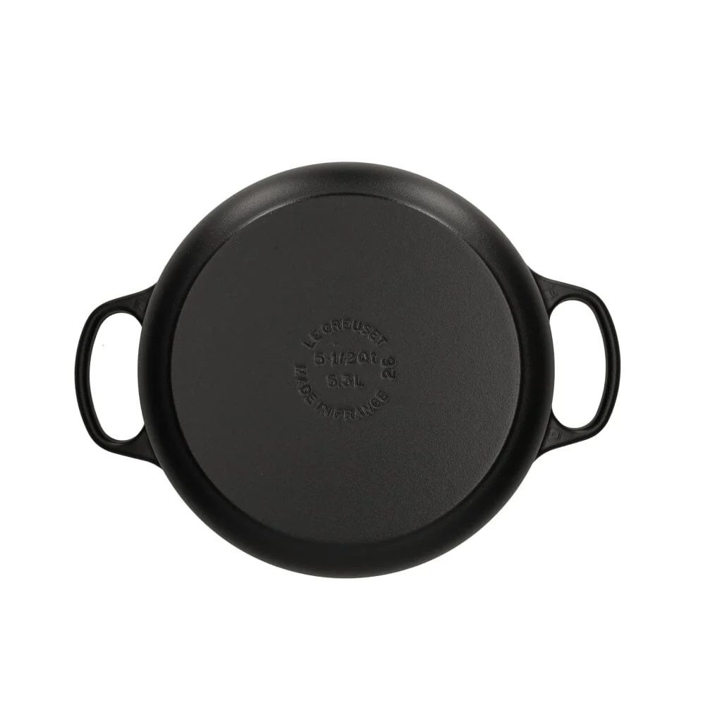 2025 Le Creuset - Sartén para asar / guisar Signature redonda mate negro 26 cm 5,3 l (interior negro)