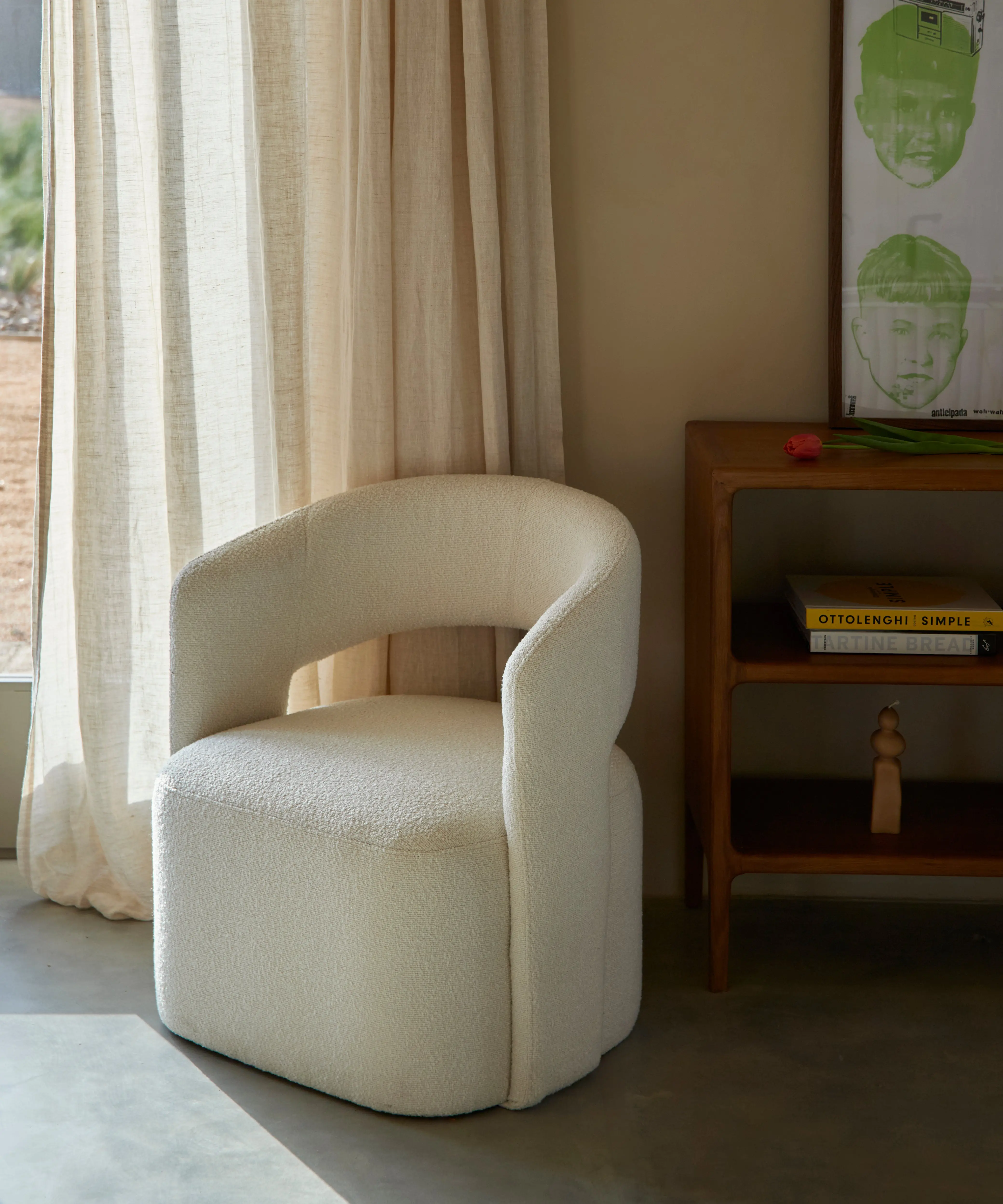 Sillón Tapizado con Reposabrazos Naya