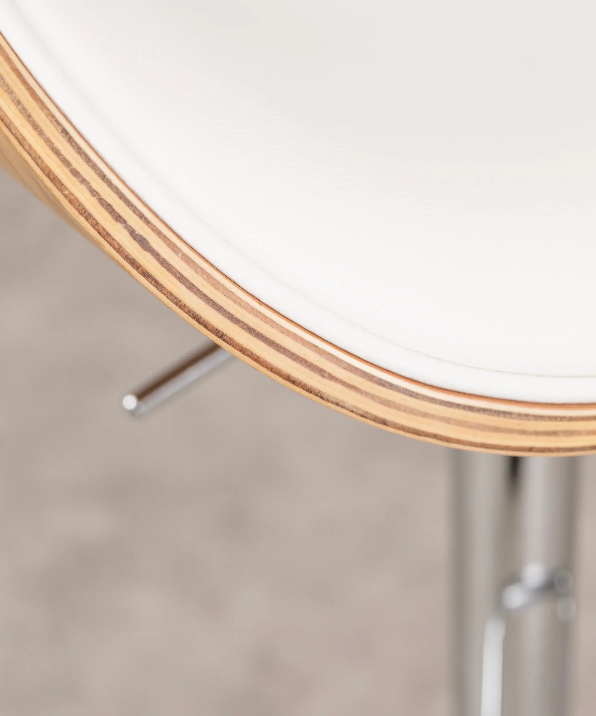 Taburete de Madera y Polipiel Regulable Shelley