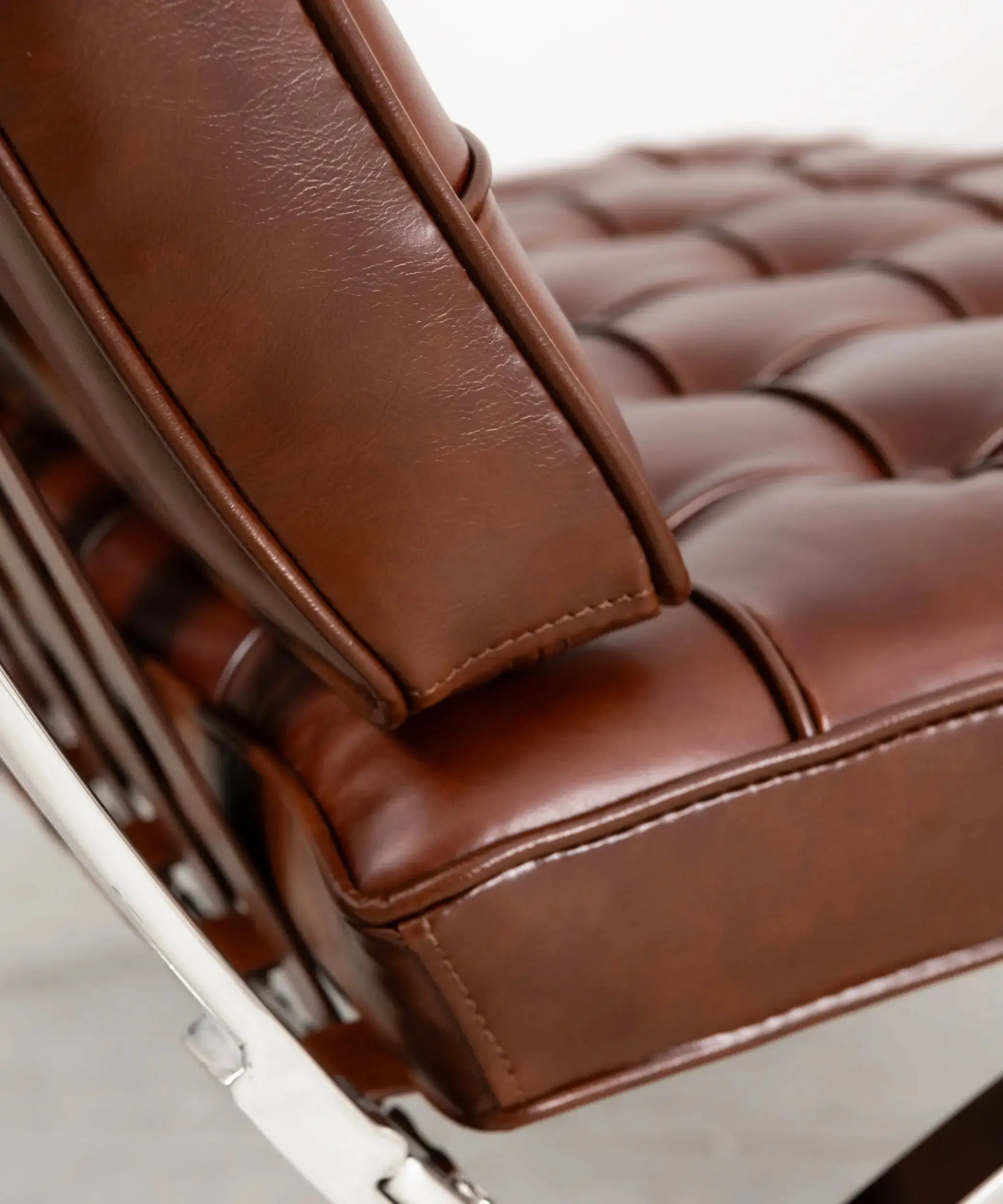 Silla de Acero Tapizada en Piel Italiana Barcelona