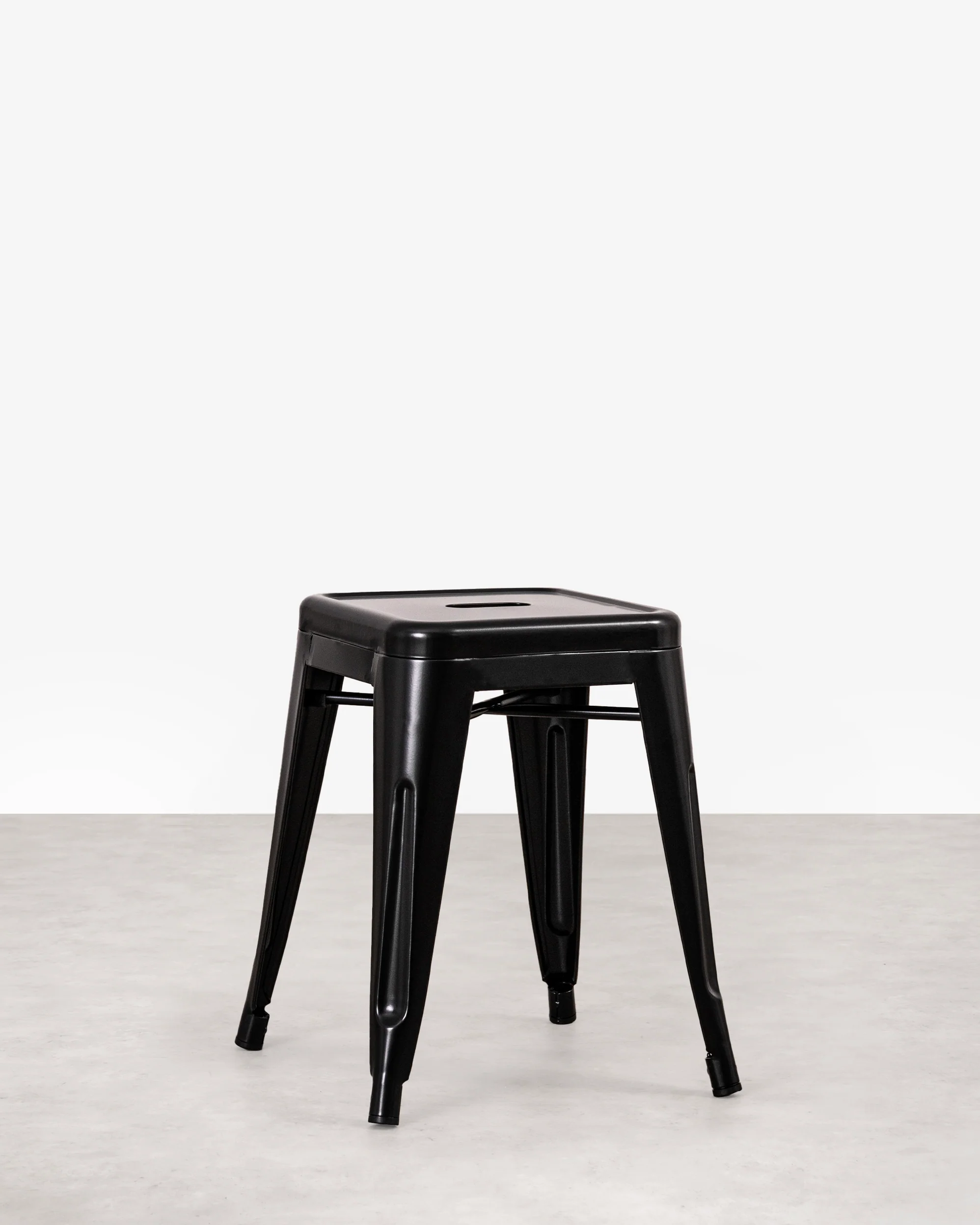 Taburete Bajo de Metal Tolik