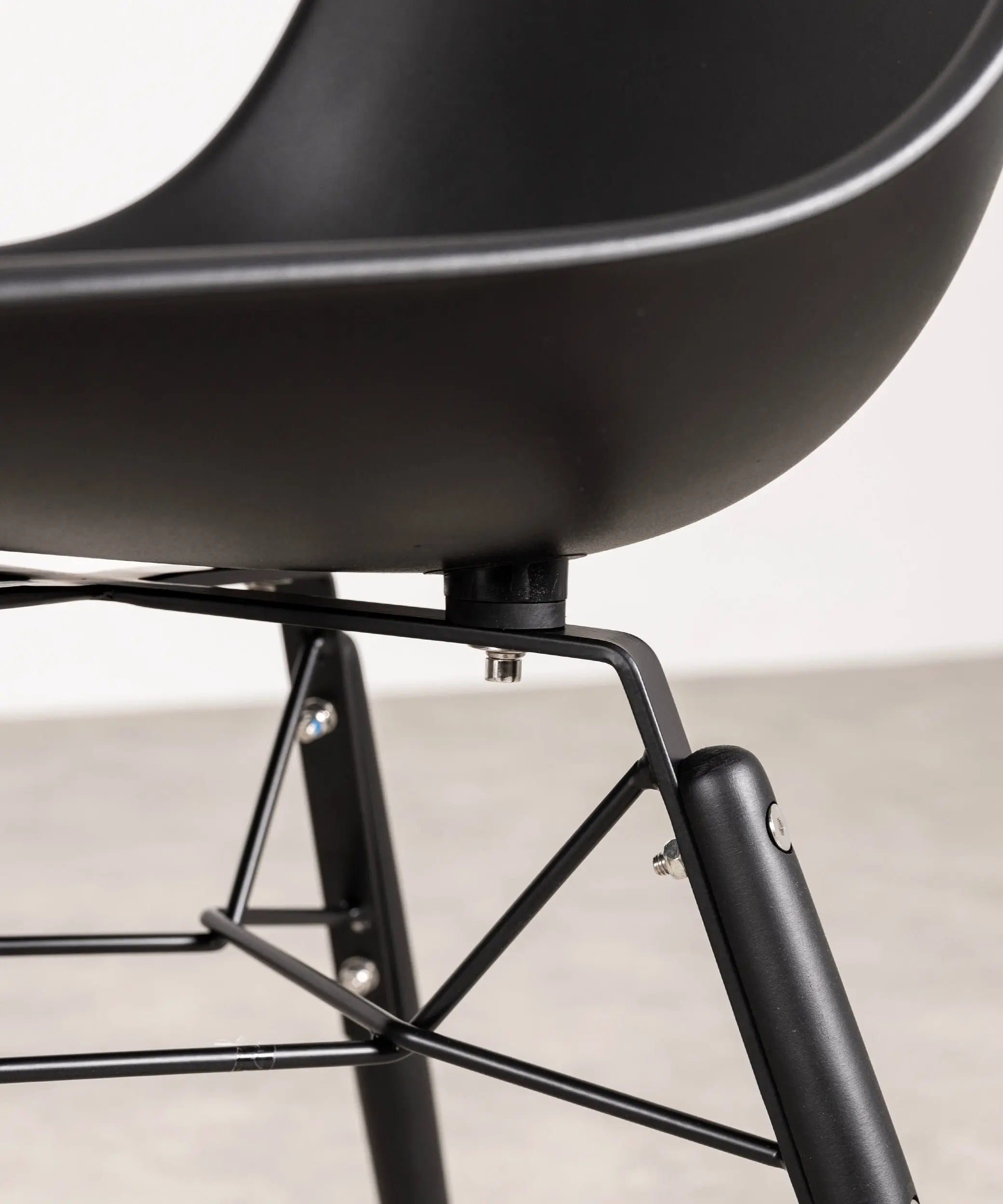 Silla de Polipropileno y Madera Elon