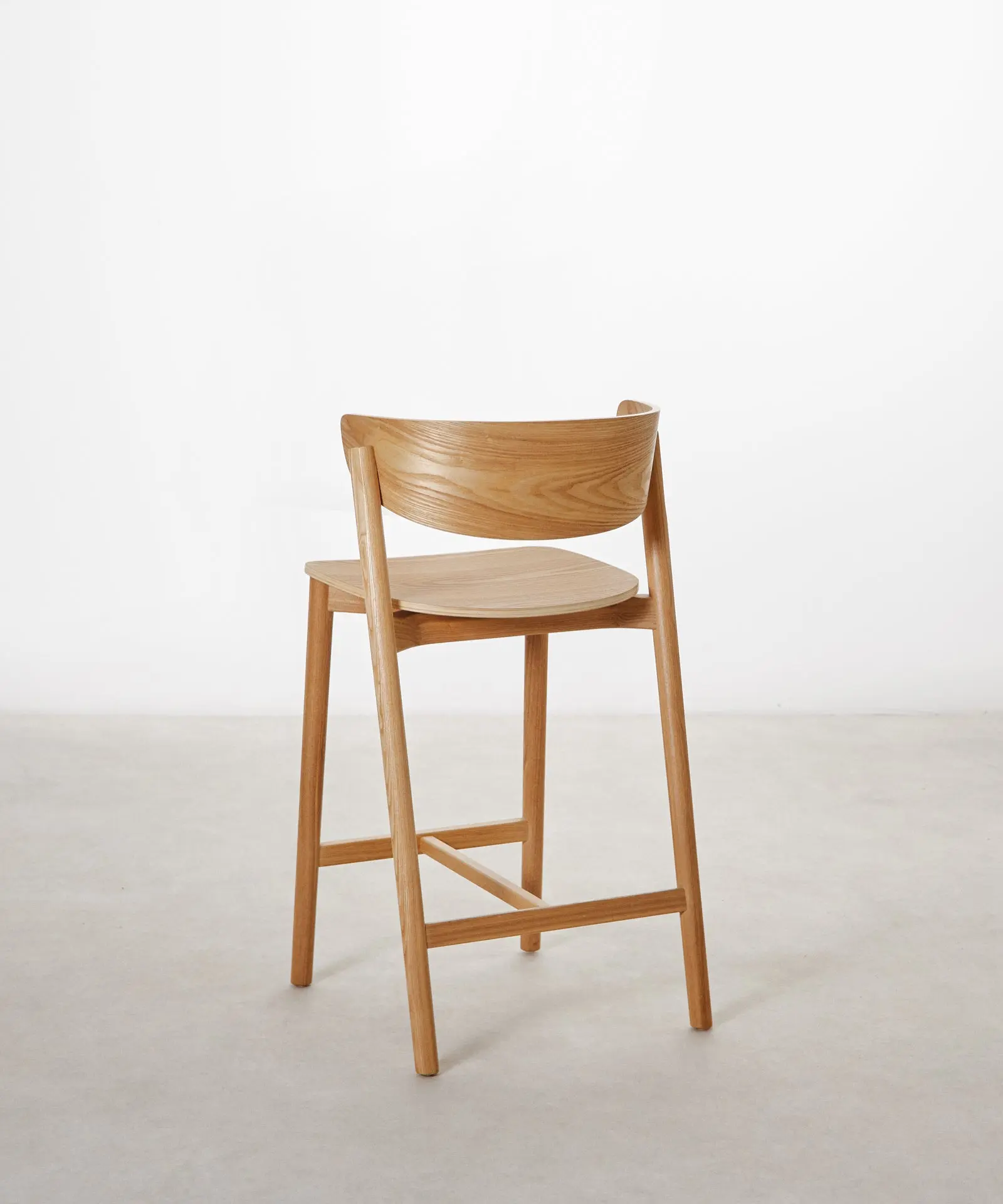 Taburete de madera Skog