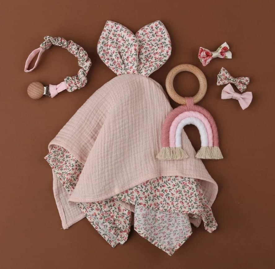 Newborn Baby Girl Hamper | Pink Muslin Comforter &  | Newborn Girl Gift Set | Baby Gift Box, Dummy Chain gift set, Dummy clip gift set,