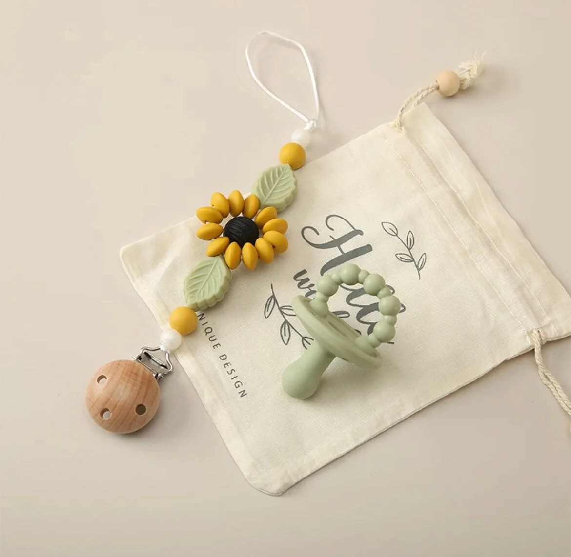 Daisy - Baby dummy clip & Dummy Set , BPA free silicone