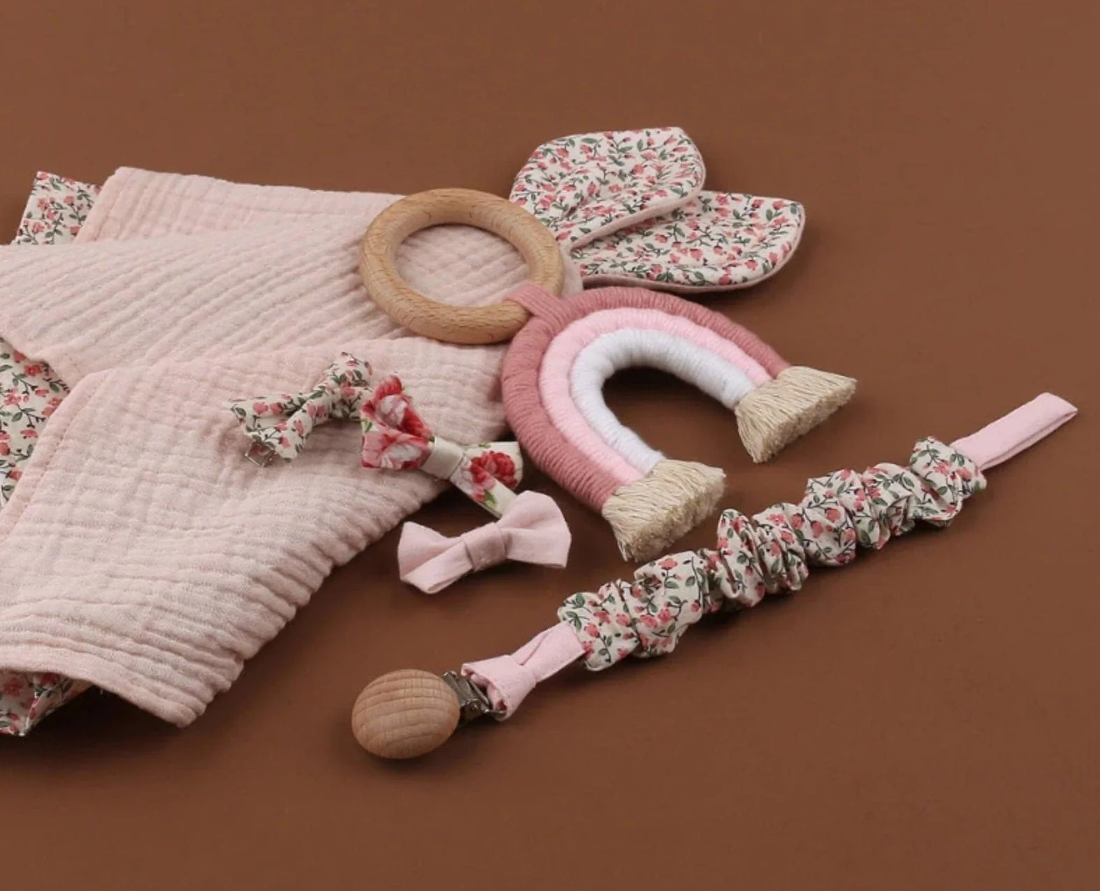 Newborn Baby Girl Hamper | Pink Muslin Comforter &  | Newborn Girl Gift Set | Baby Gift Box, Dummy Chain gift set, Dummy clip gift set,