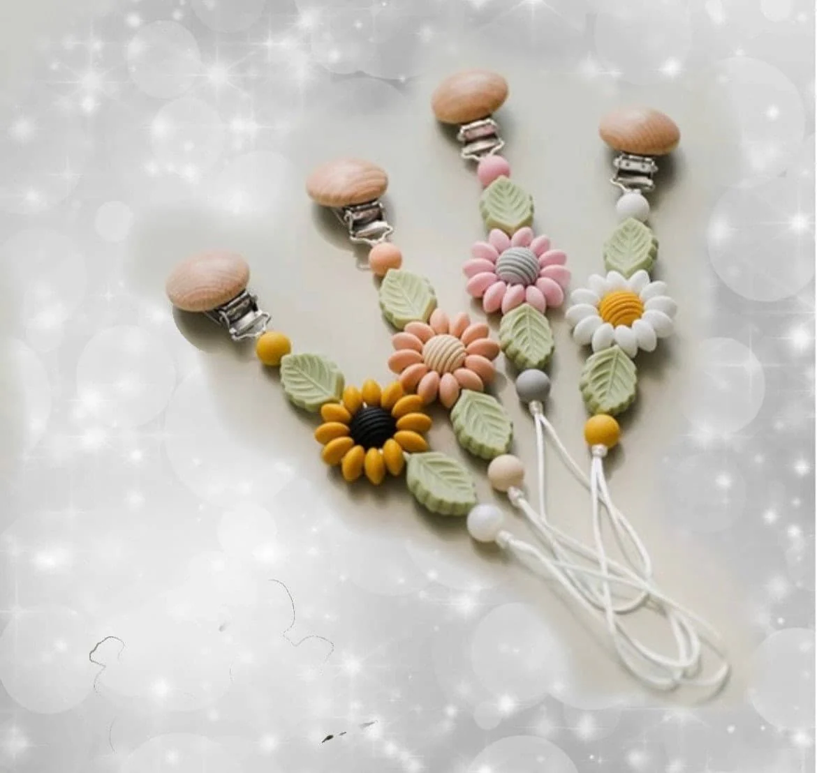 Daisy - BPA Free Silicone Baby dummy clip with flower and leaf