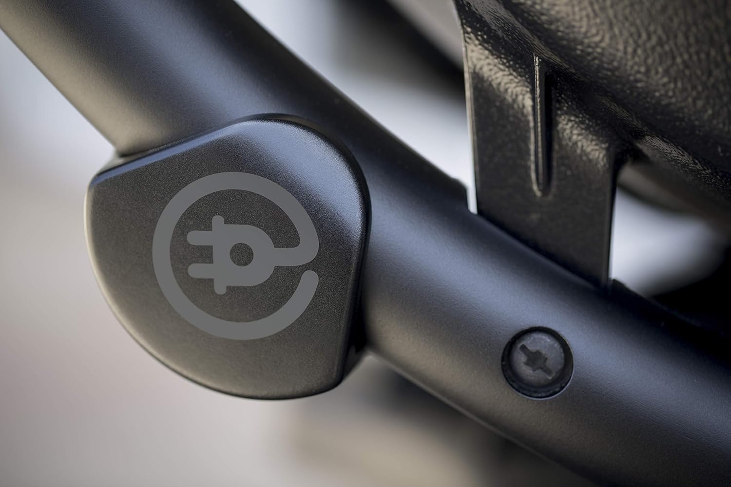 Weber Q2400 Elekrogrill mit Stand + Seitentischen, 54 x 39cm Grillfäche, portable, 2-geteilter porzellanemaillierter Guss-Grillrost, Aluminiumguss Deckel & Gehäuse - Dark Grey (55020879)