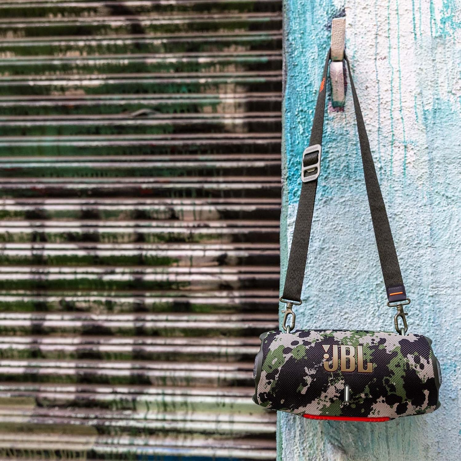 JBL Xtreme 4 Musikbox in Camouflage – Tragbare Bluetooth-Lautsprecher-Box mit tiefem Bass, KI-Sound-Boost und integrierter Powerbank – Wasserfest und staubfest – 24 Laufzeit