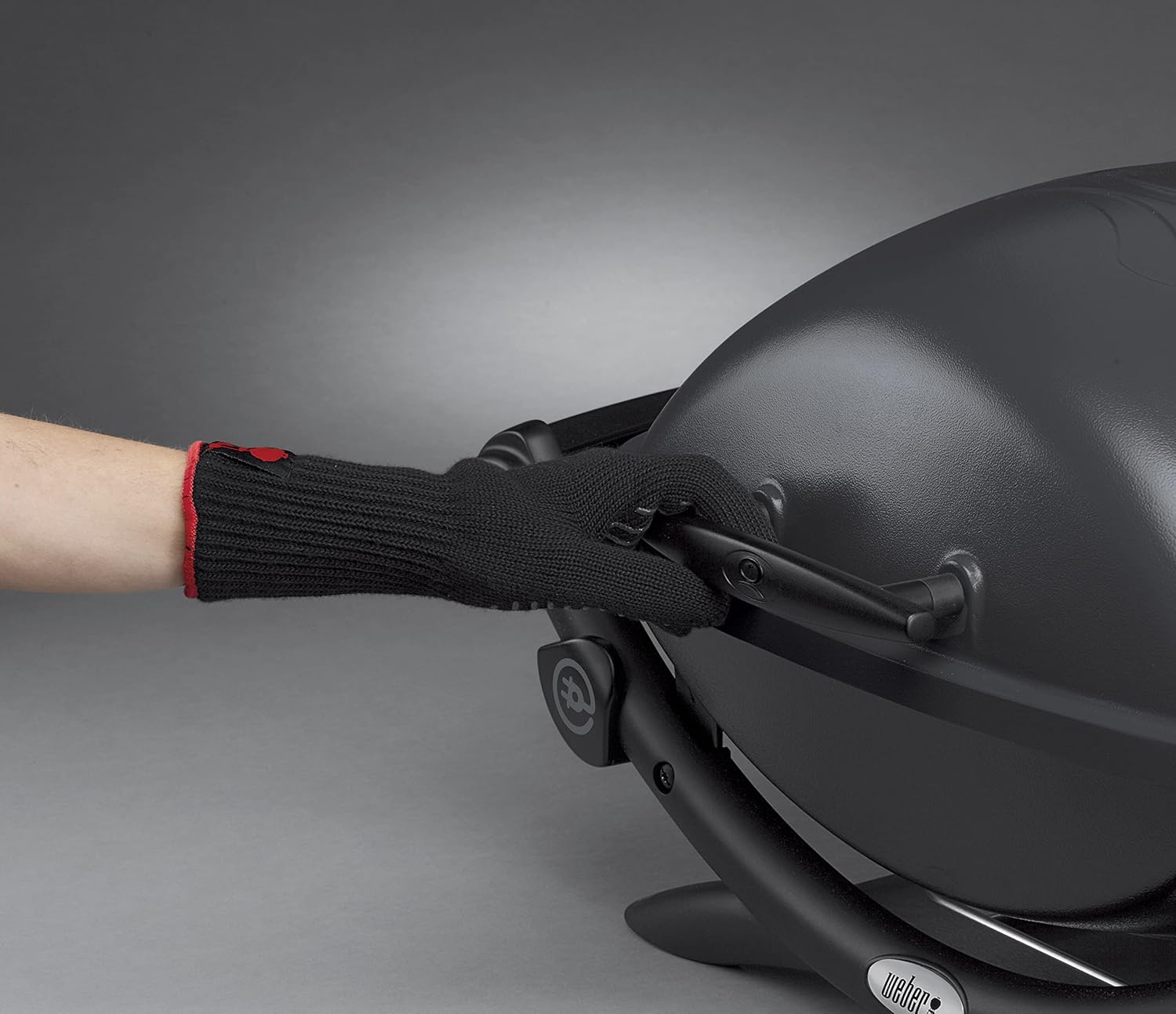 Weber Q2400 Elekrogrill mit Stand + Seitentischen, 54 x 39cm Grillfäche, portable, 2-geteilter porzellanemaillierter Guss-Grillrost, Aluminiumguss Deckel & Gehäuse - Dark Grey (55020879)